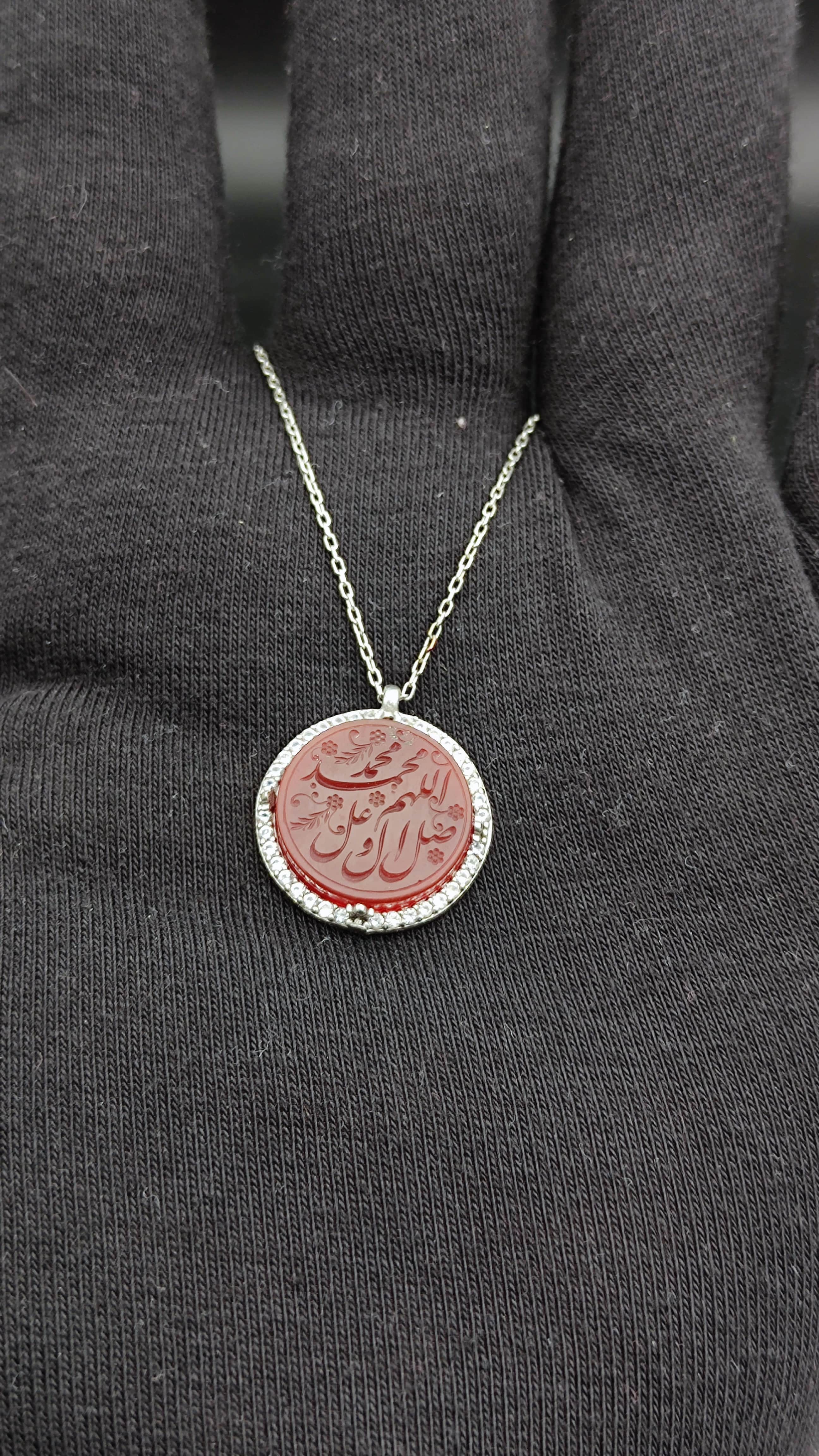 Salavatı Şerife Oyması yapılmış Orjinal Akik Taşlı Kadın Kolye