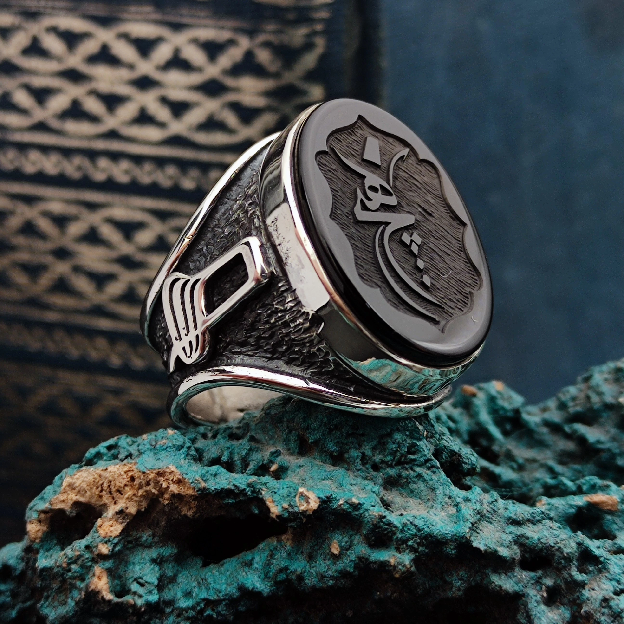 Onix Taşının üzerine Tasavvuf "Hiç" Kazınmıştır. 925 Ayar Gümüş Erkek Yüzüğü.