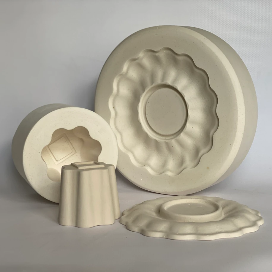 LSET-004 — DALGALI TÜRK KAHVESİ FİNCANI ALÇI KALIP SETİ