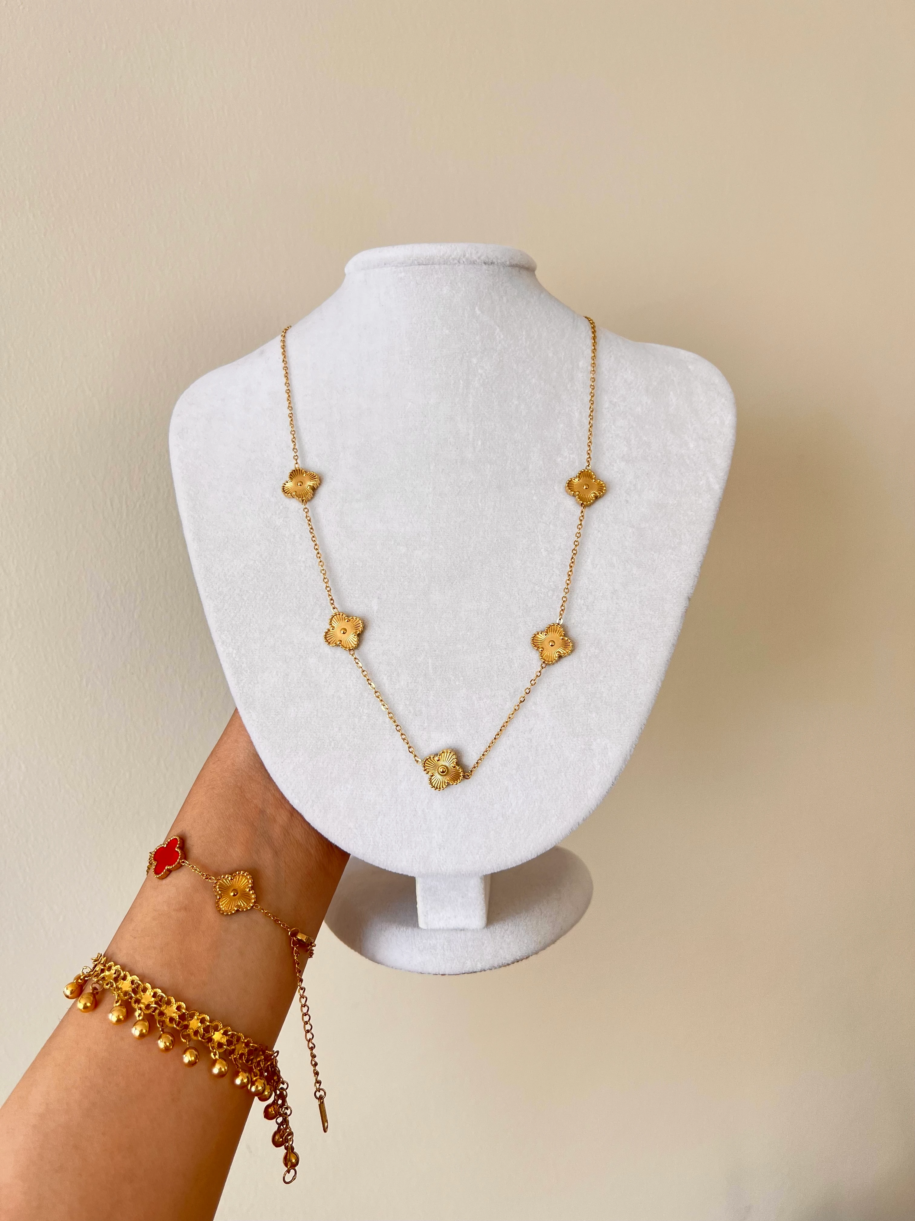 Gold Yonca Kolye Tek Sıra (Çift taraflı)