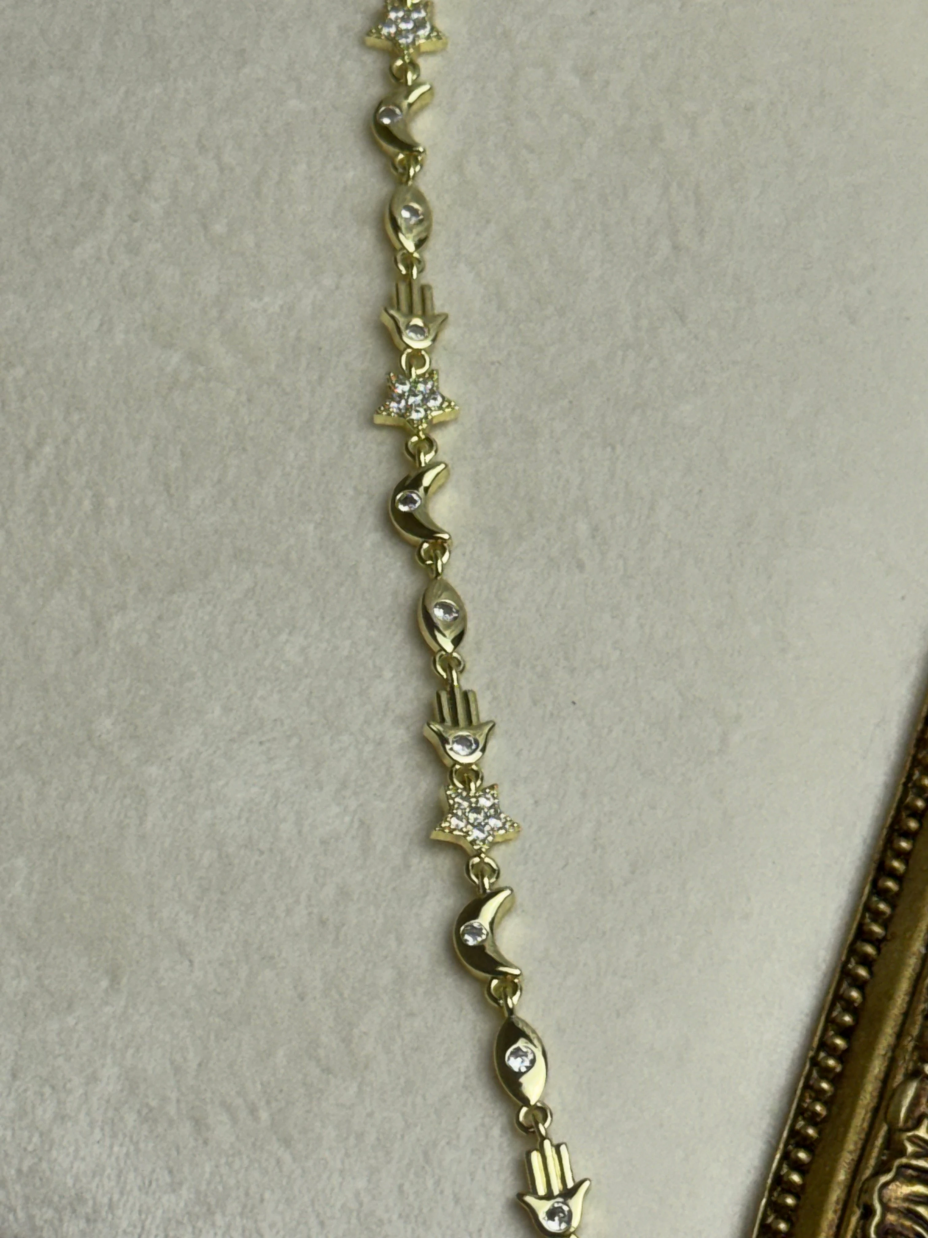 Fatma Ana Eli Künye