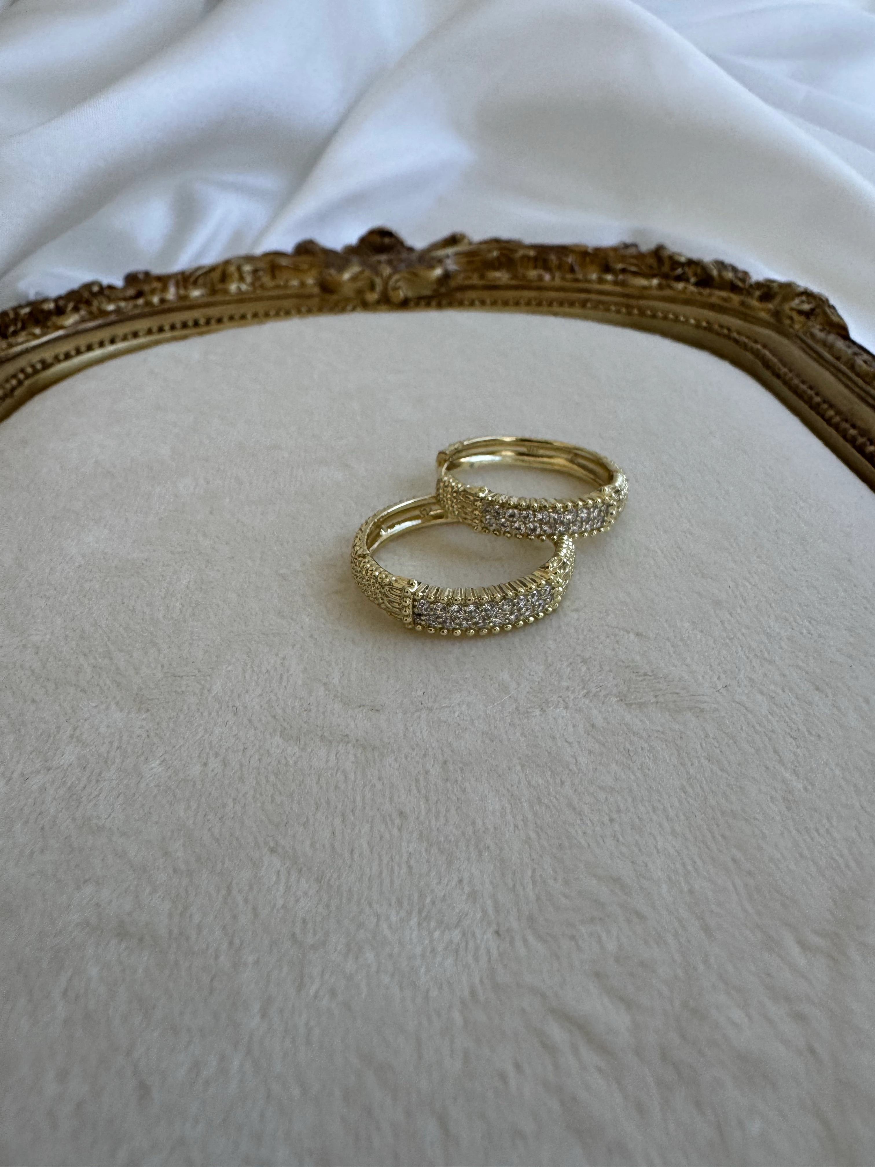 Taşlı Yuvarlak Küpe