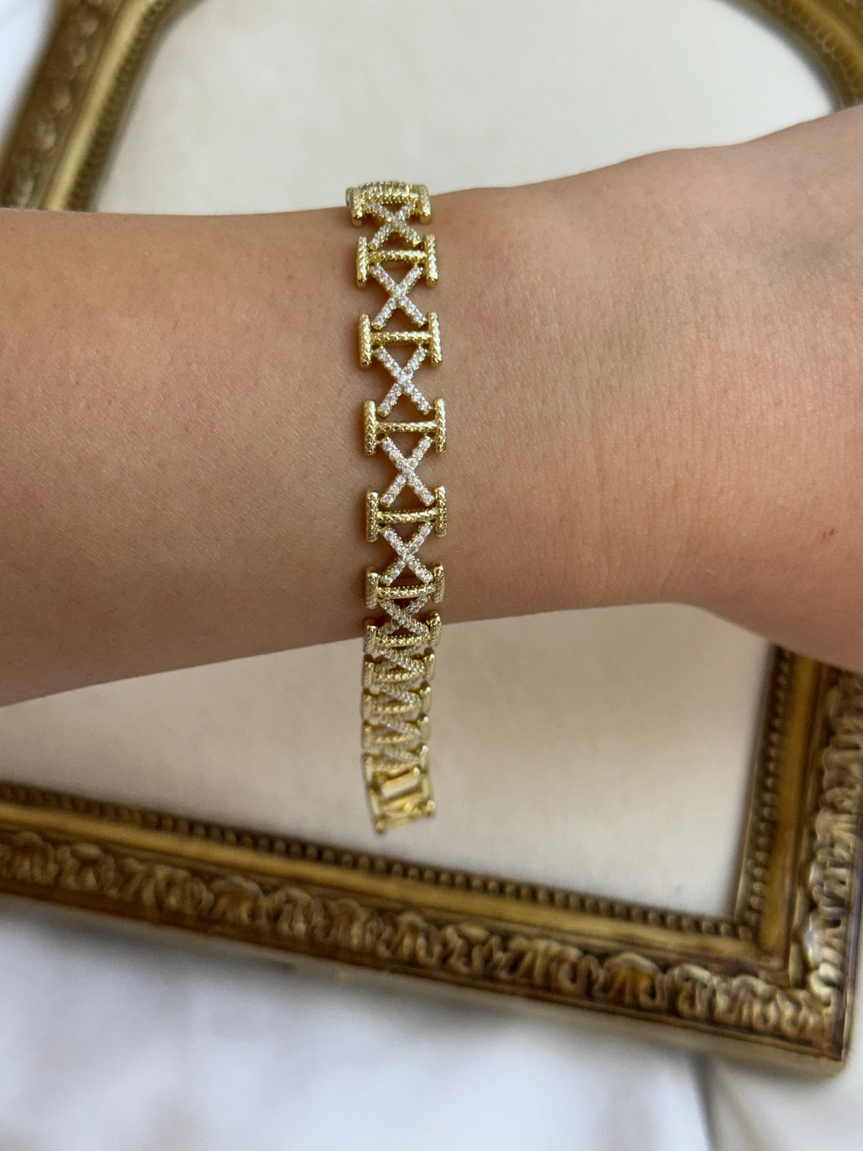 Marka Model Taşlı Bileklik