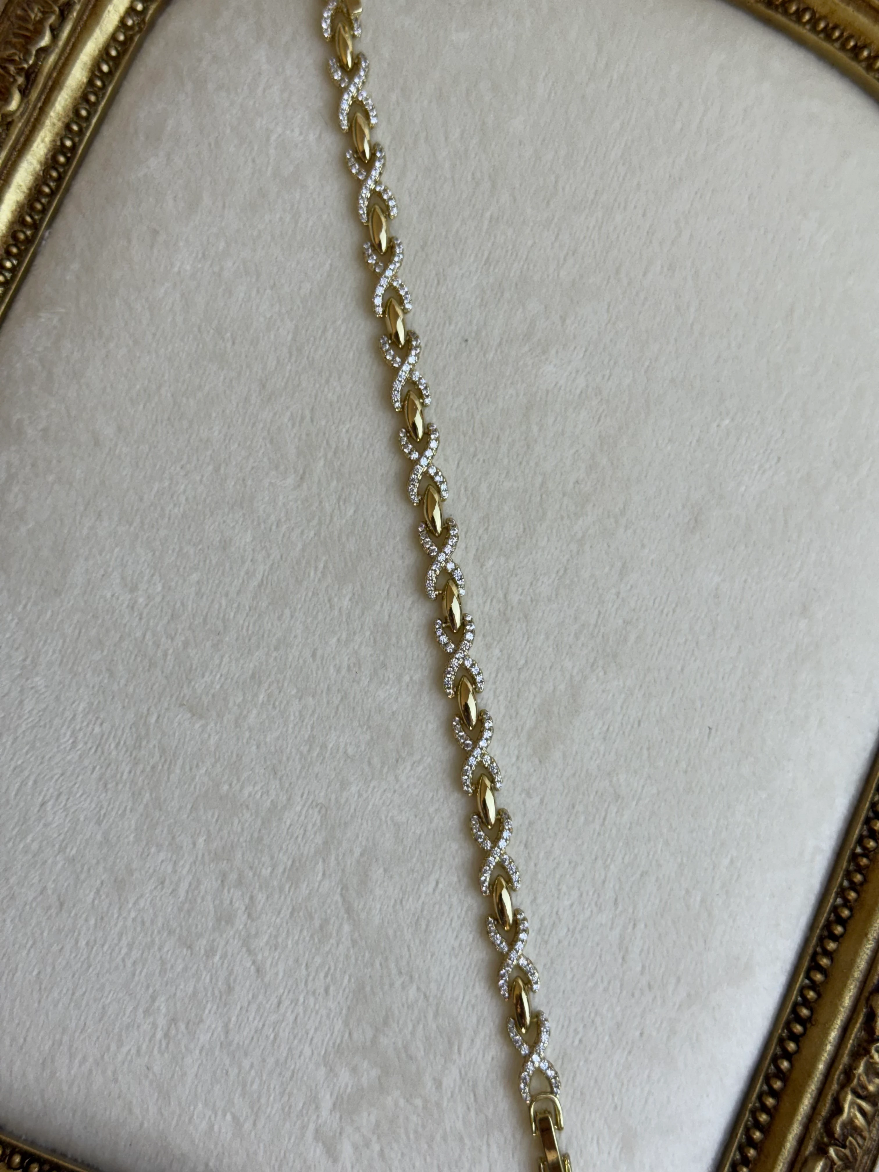 Kurdele Detay Bileklik