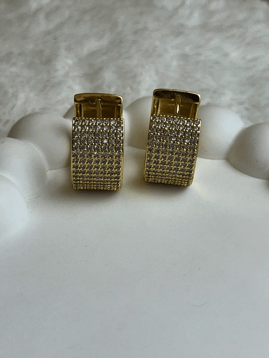 Gold Taşlı Küpe