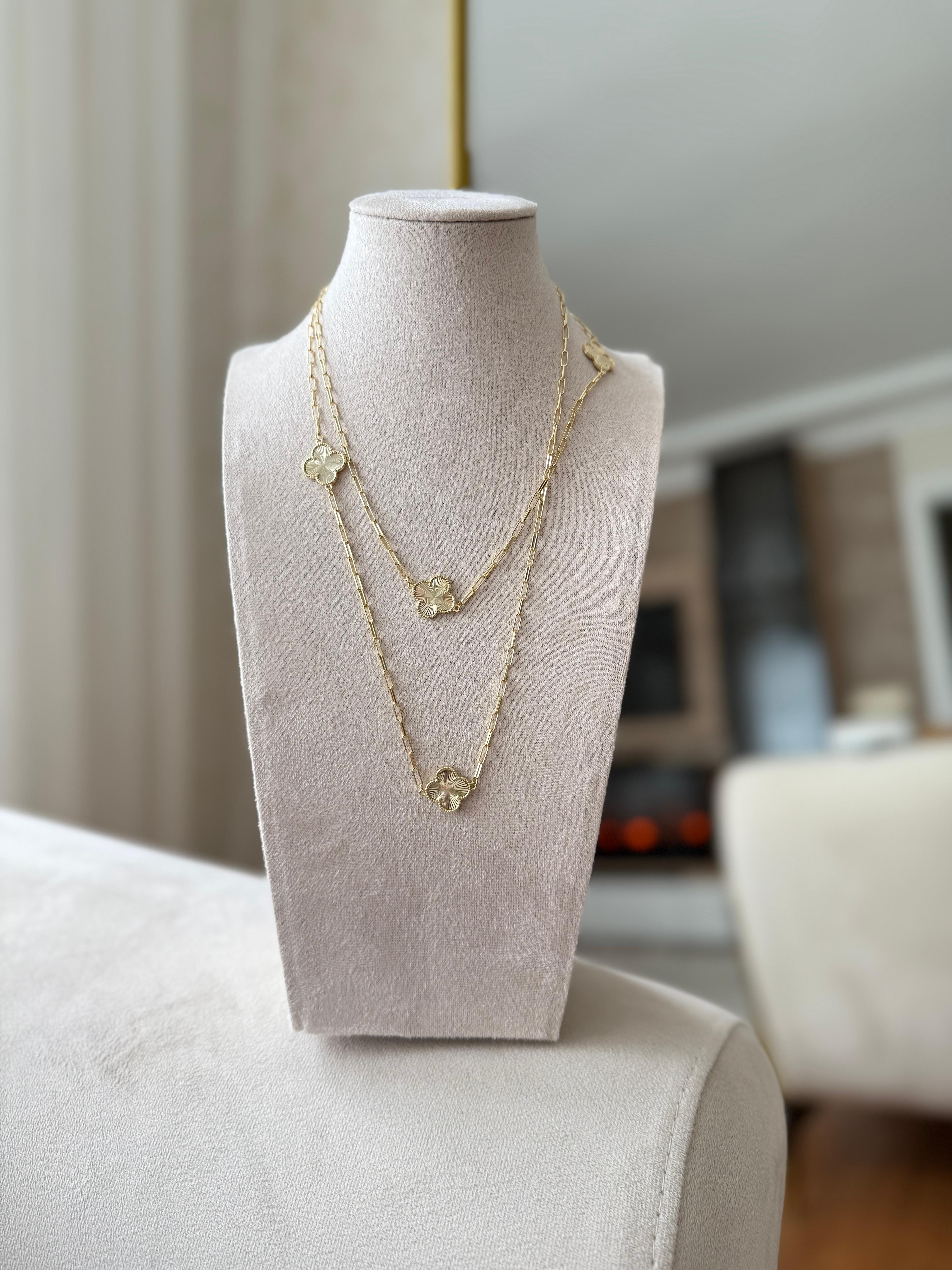 Uzun 14 K Yonca Kolye