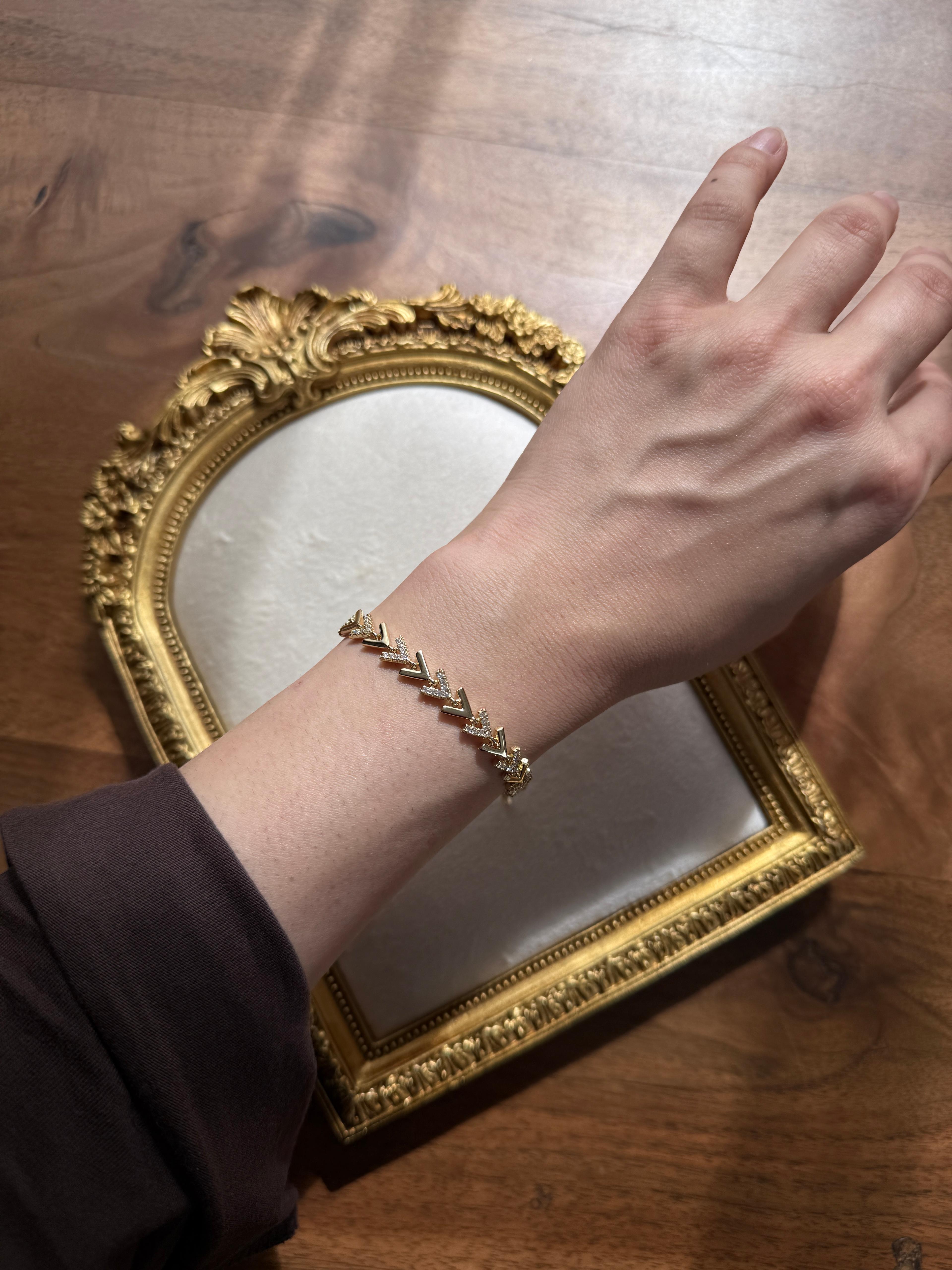 14 K V Model Taşlı Künye