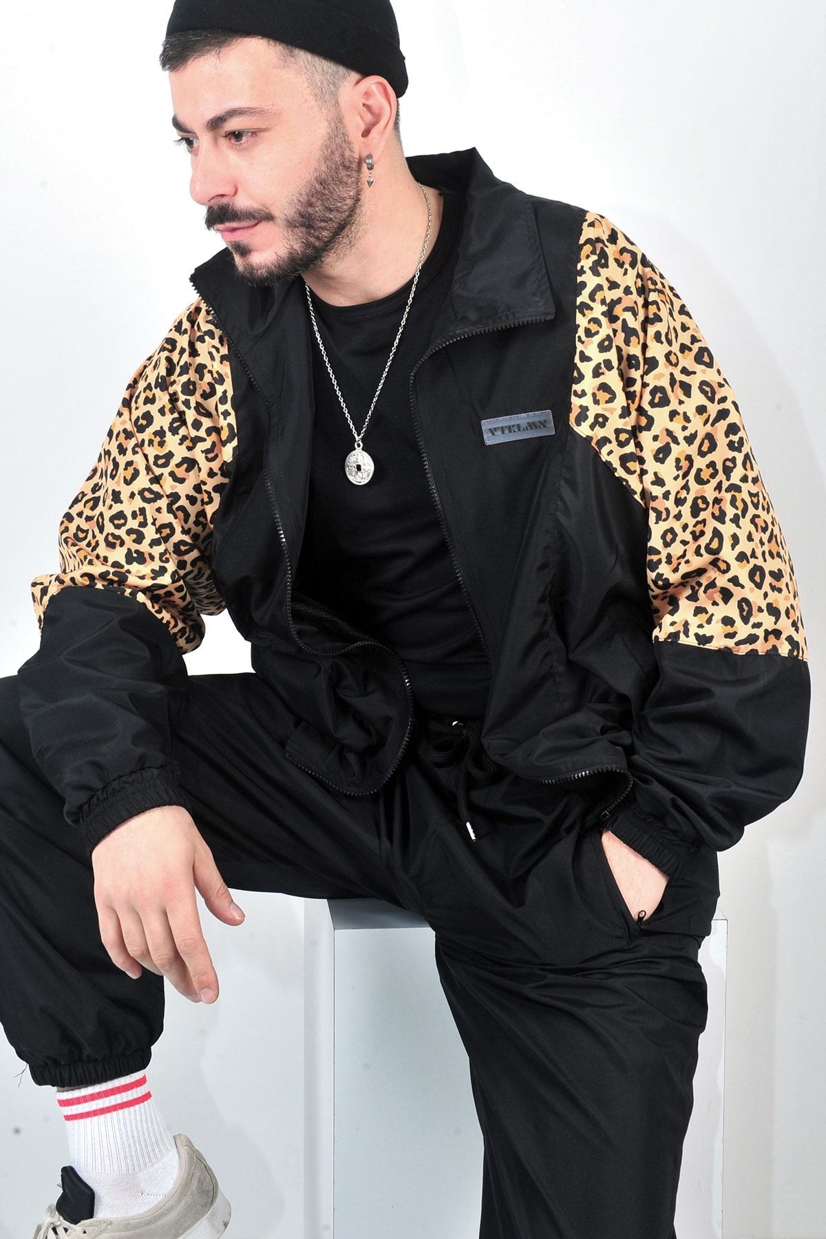 Siyah Leopar Desenli Bomber Ceket