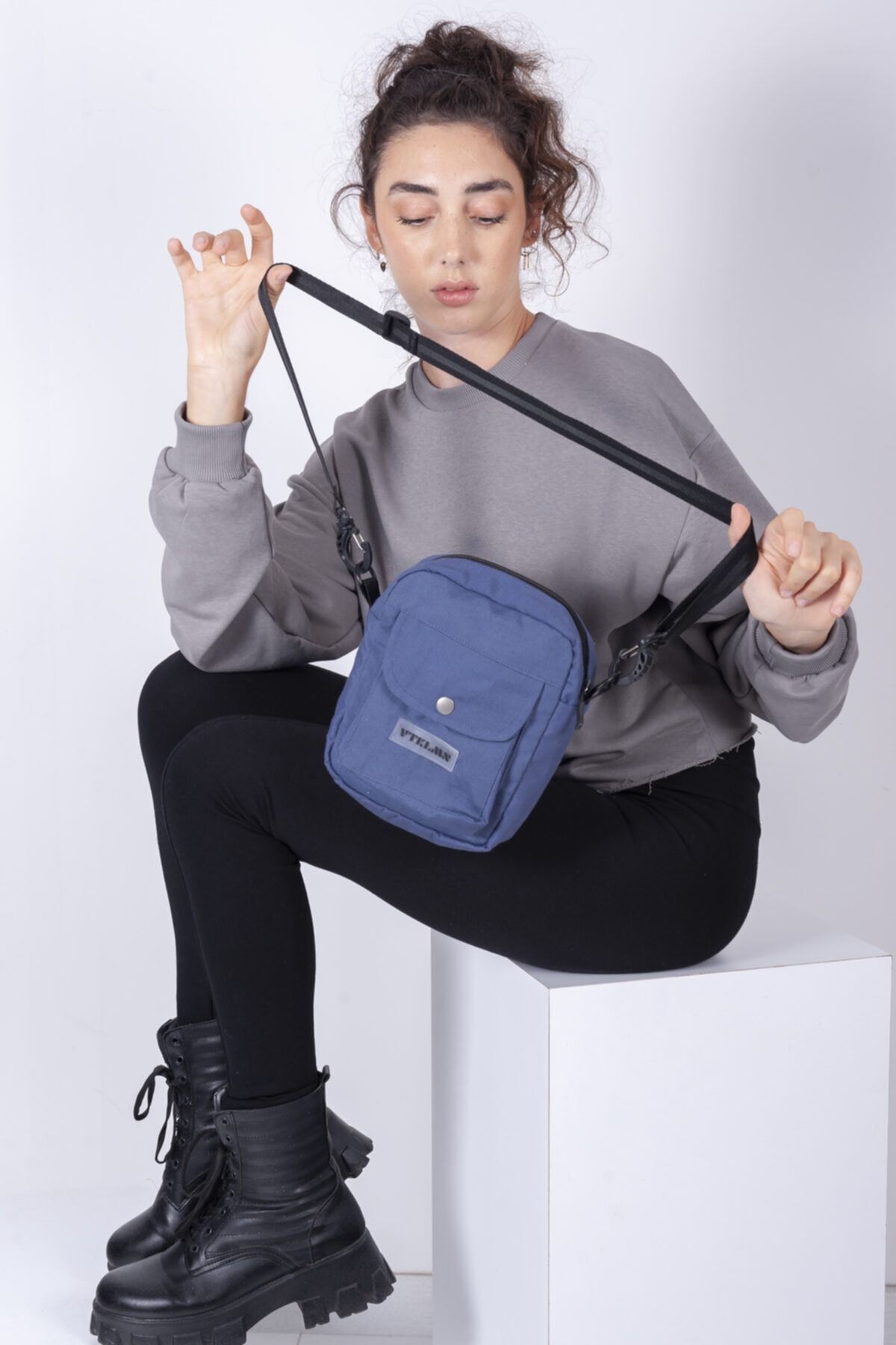 Askılı Omuz Çantası - Navy Blue