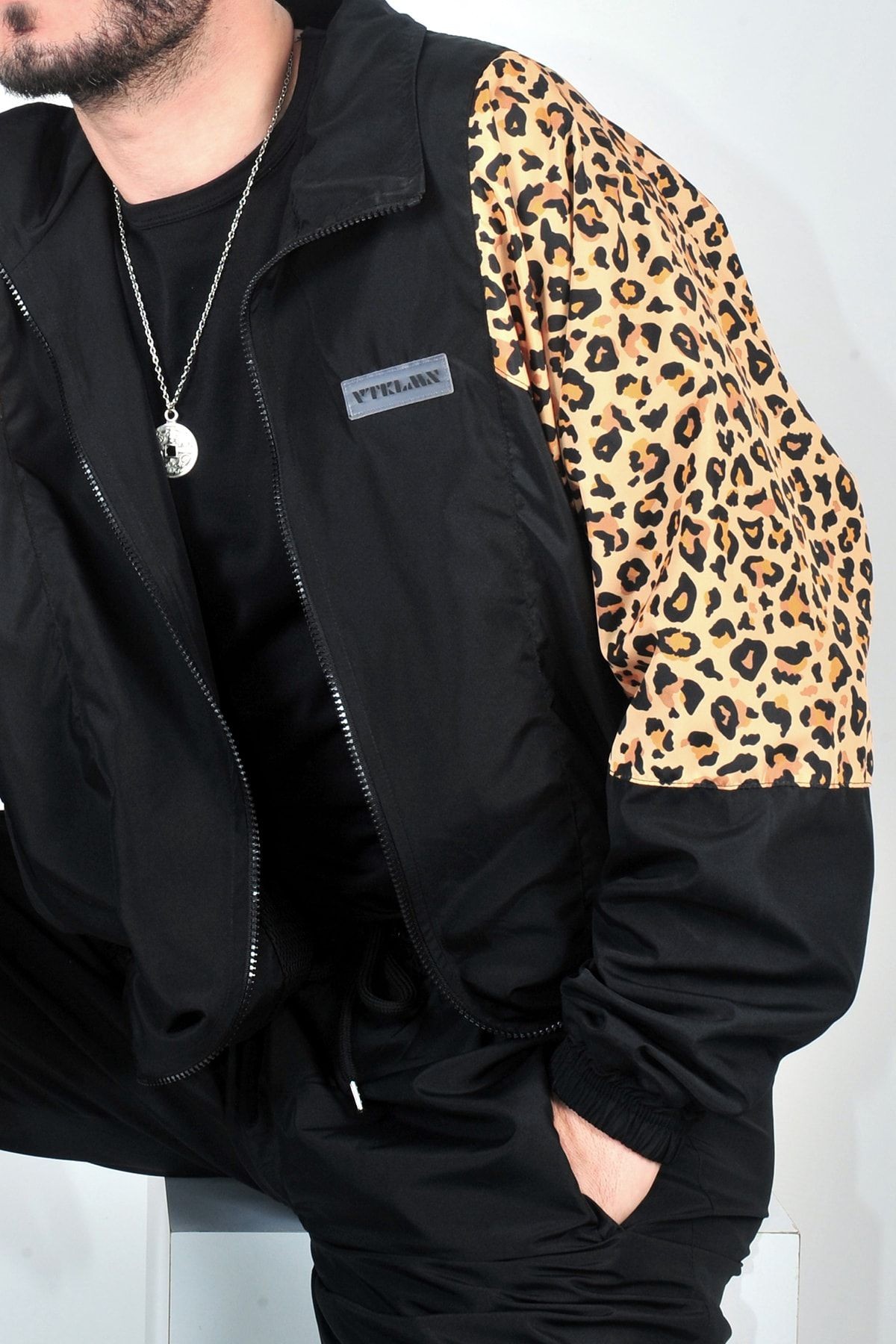 Siyah Leopar Desenli Bomber Ceket