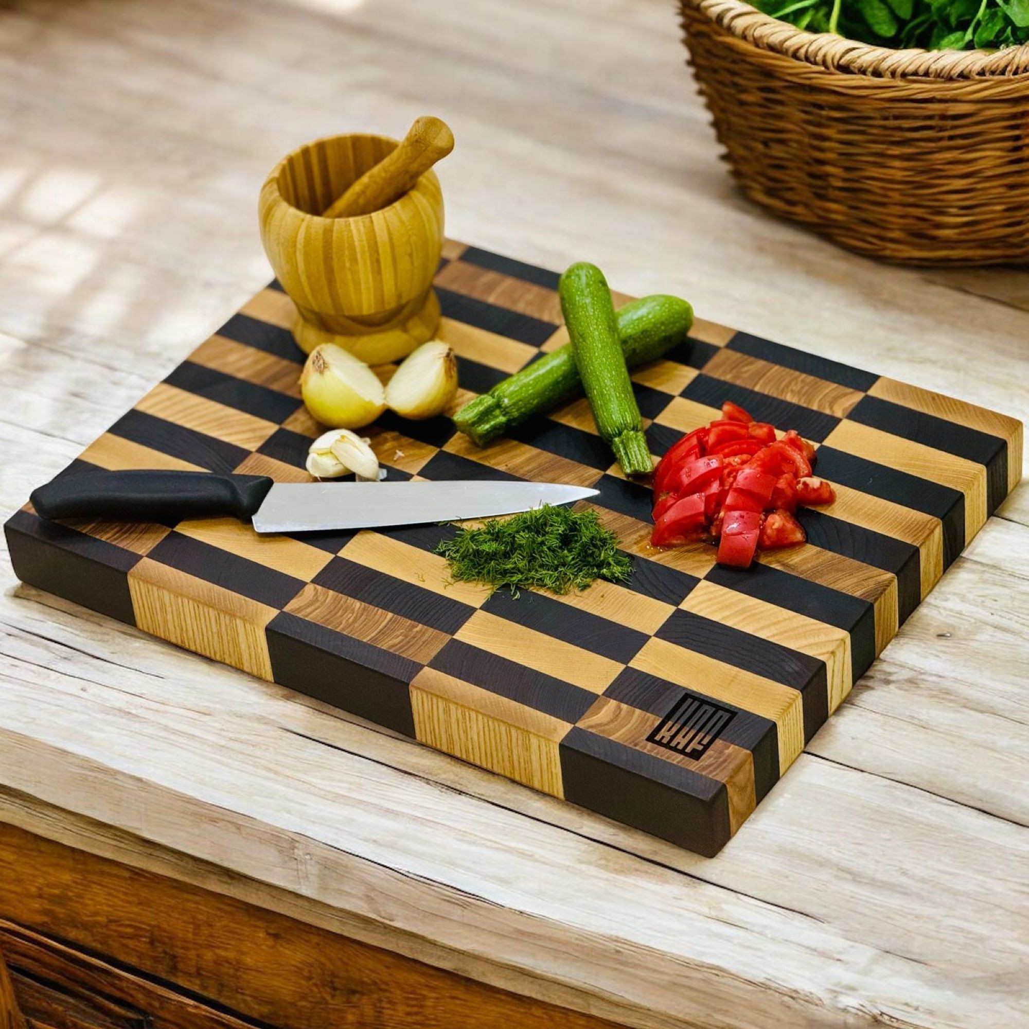 Dişbudak Kesme Tahtası Siyah-Beyaz (End Grain)