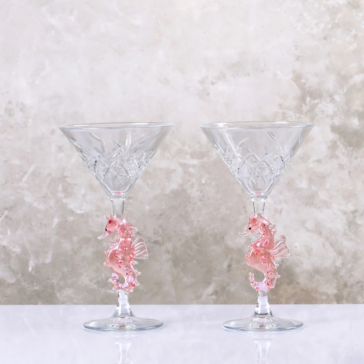 Pembe Denizatı Cam Figürlü Kristal Kesme Dekorlu Martini Kokteyl Kadehi 2’li Set