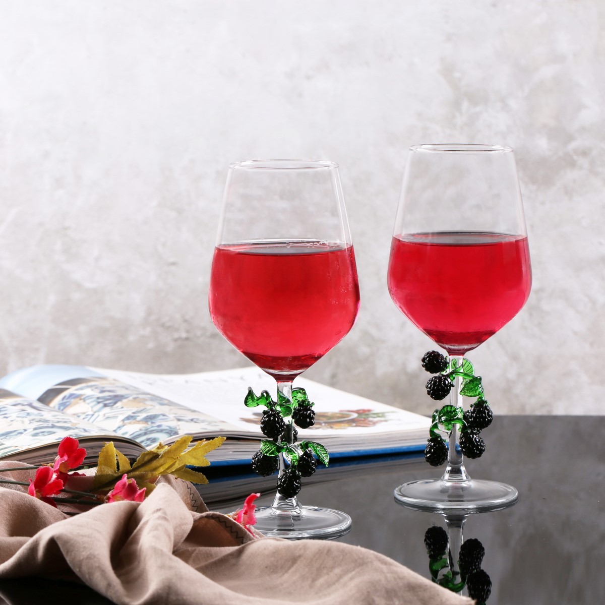 Böğürtlen Meyvesi Cam Tasarım Şarap Kadehi & Ayaklı Bardak 2’li Set