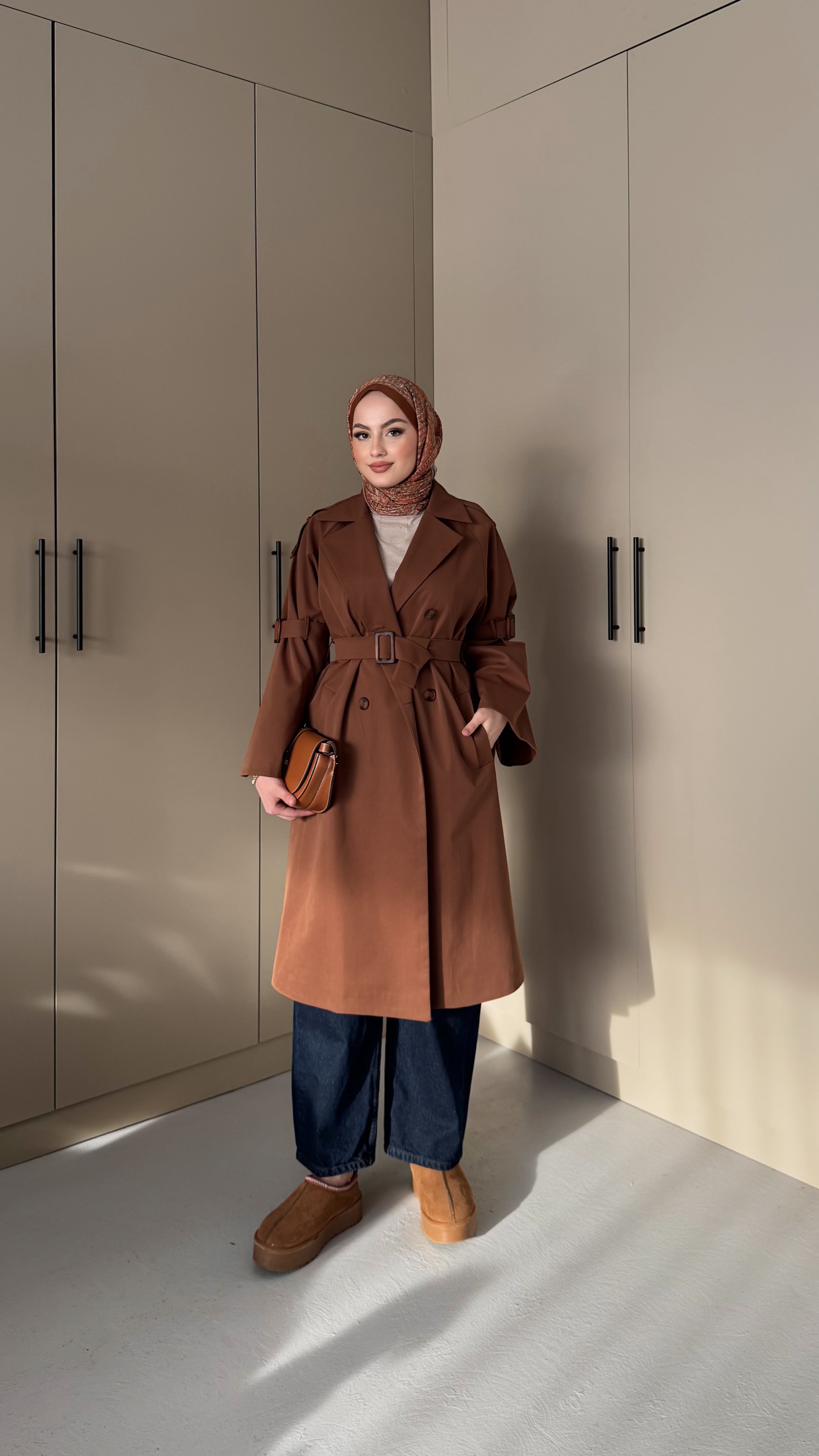 Kol Detaylı Astarlı Trençkot