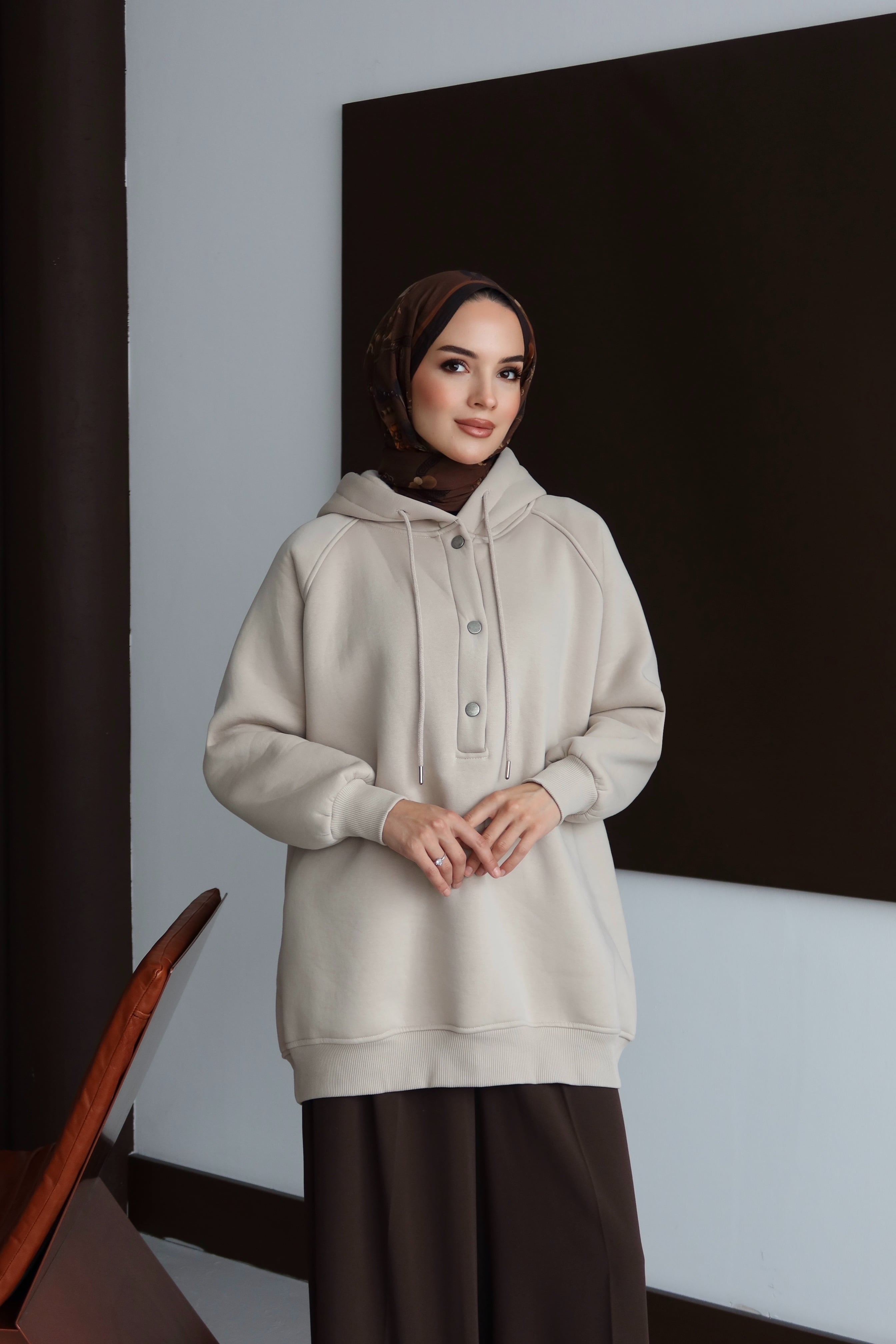 Çıtçıtlı Şardonlu Üç İplik Sweatshirt - Krem