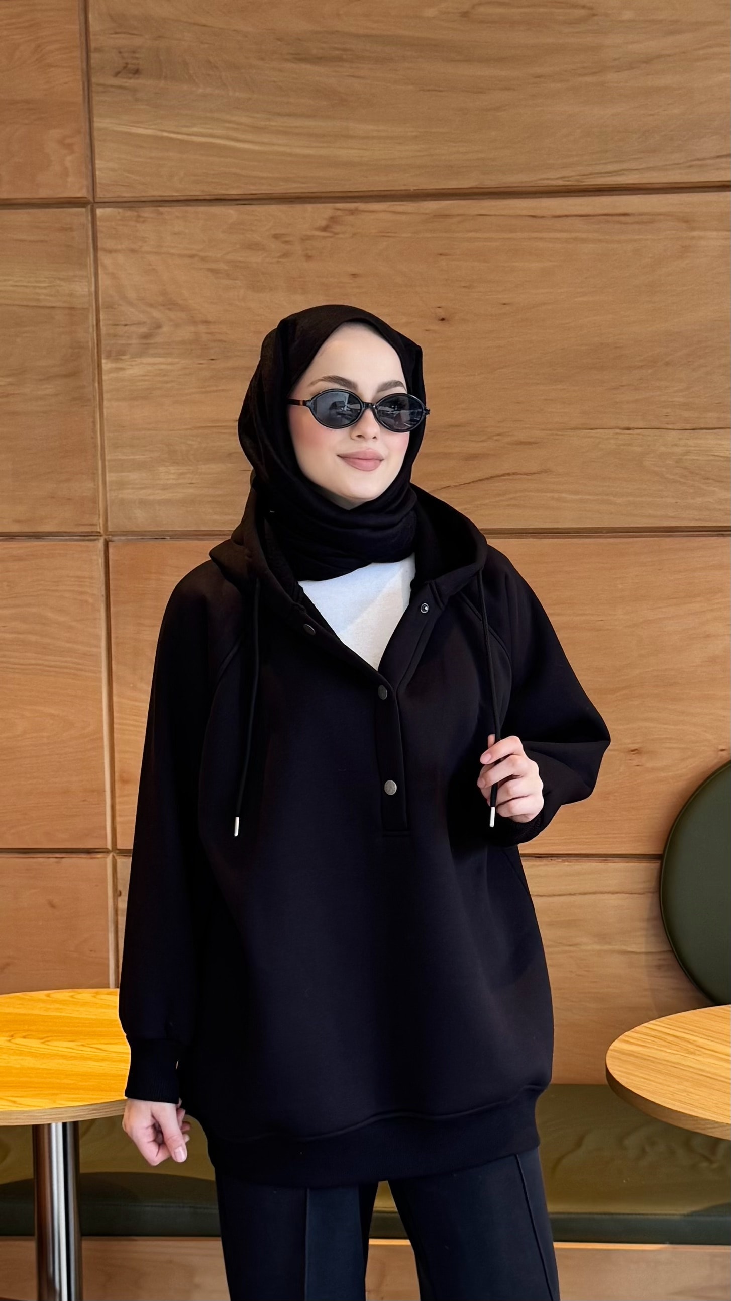 Çıtçıtlı Şardonlu Üç İplik Sweatshirt - Siyah