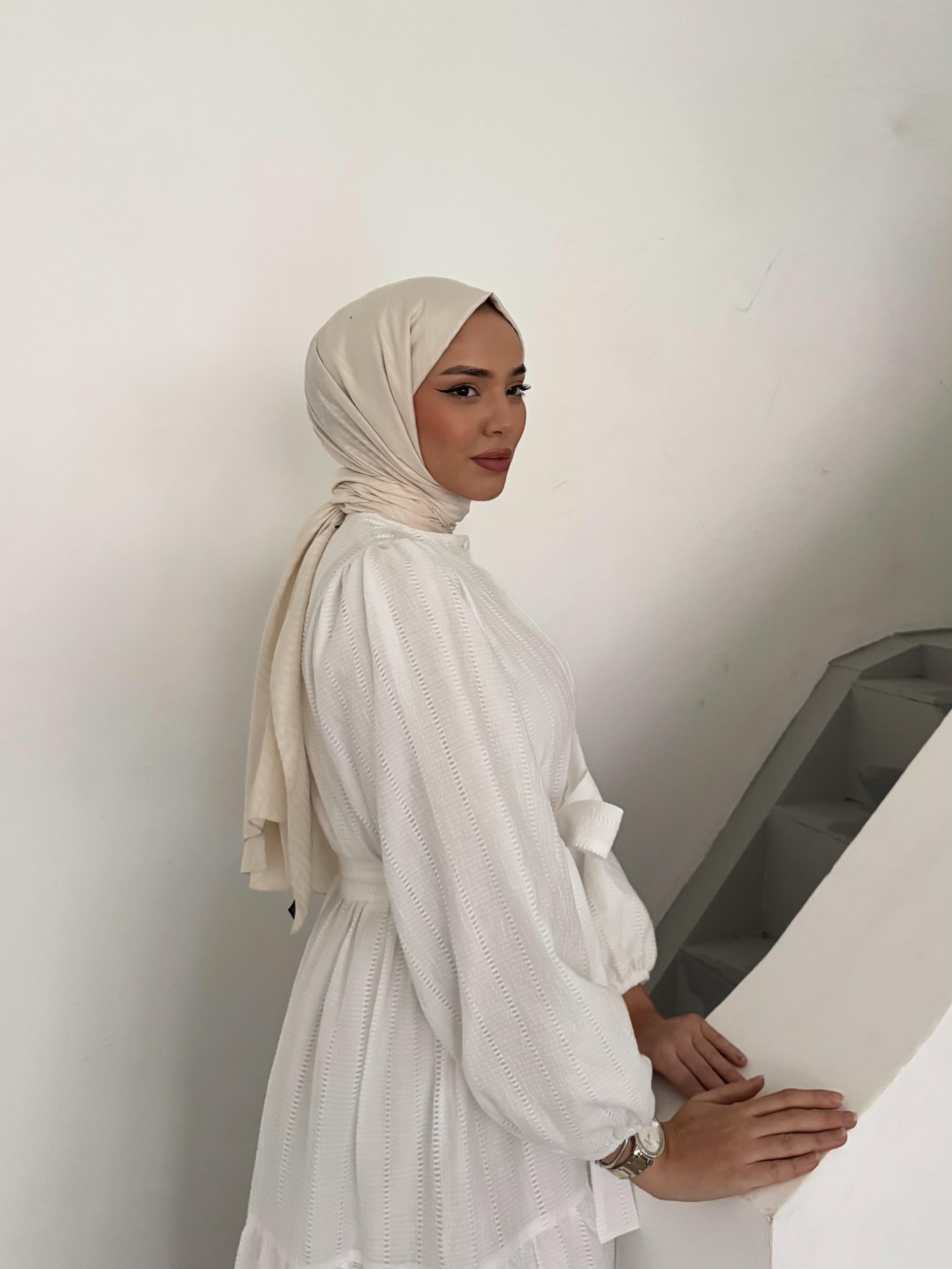 Lina Elbise Beyaz