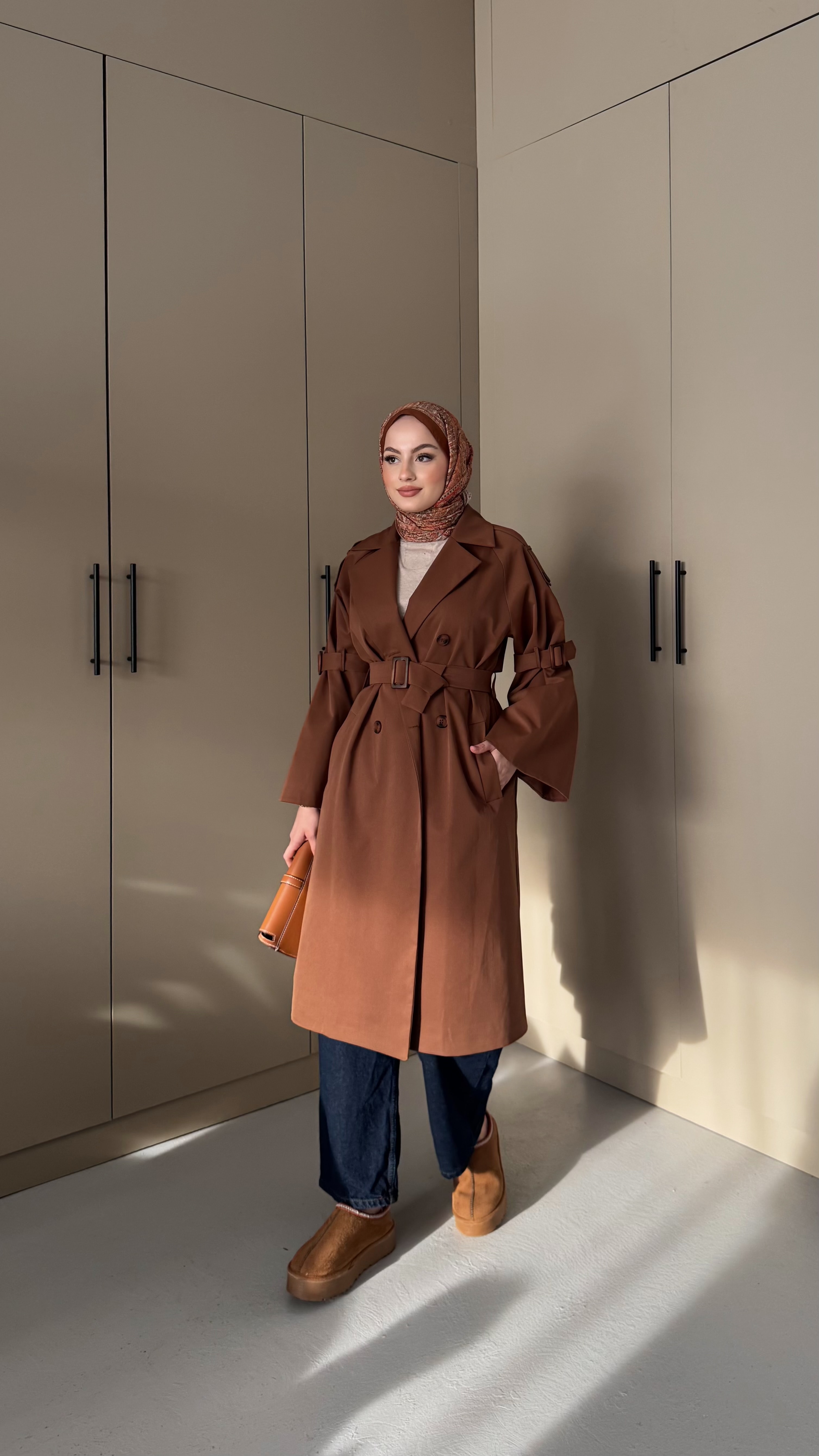 Kol Detaylı Astarlı Trençkot