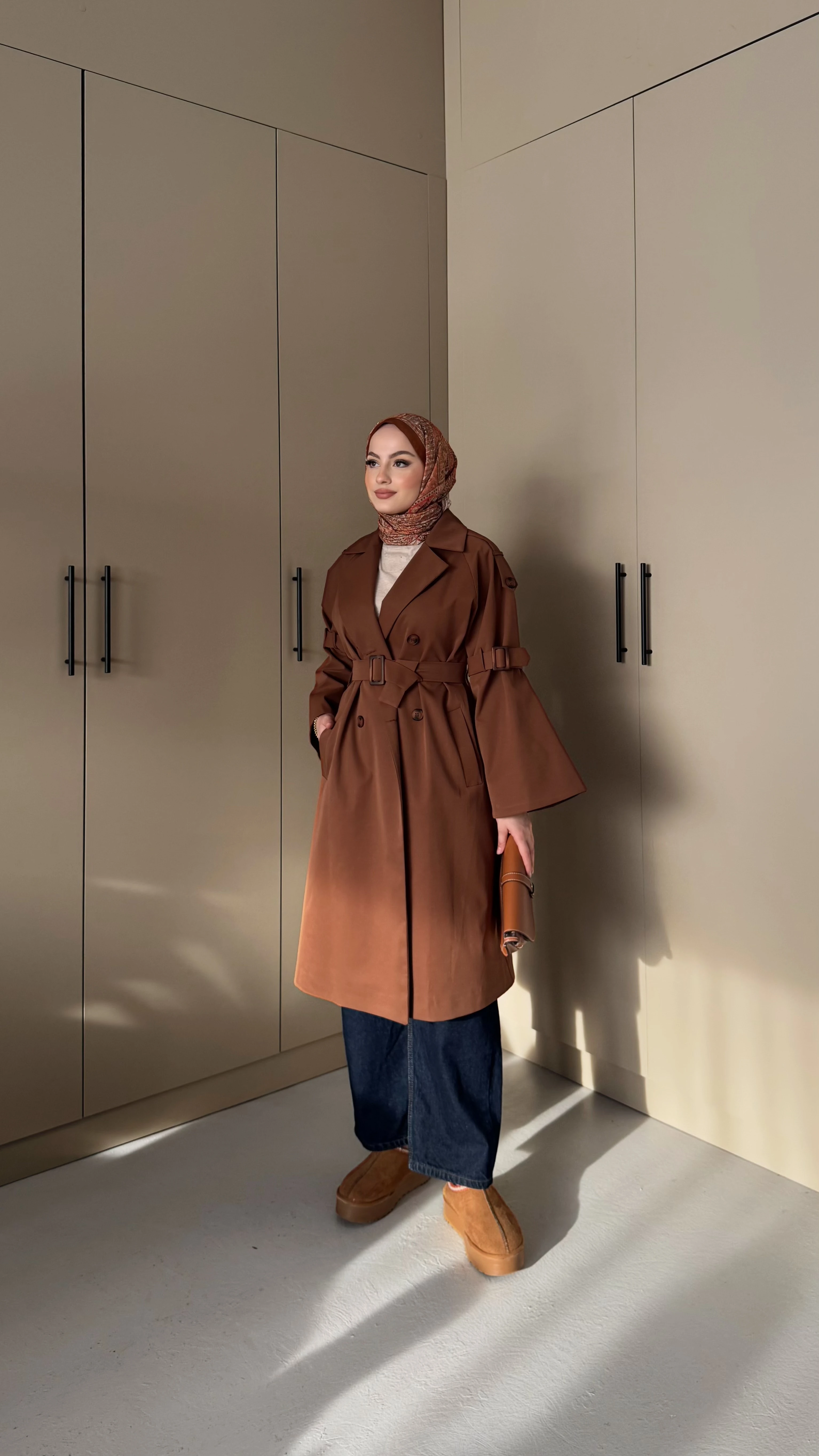 Kol Detaylı Astarlı Trençkot