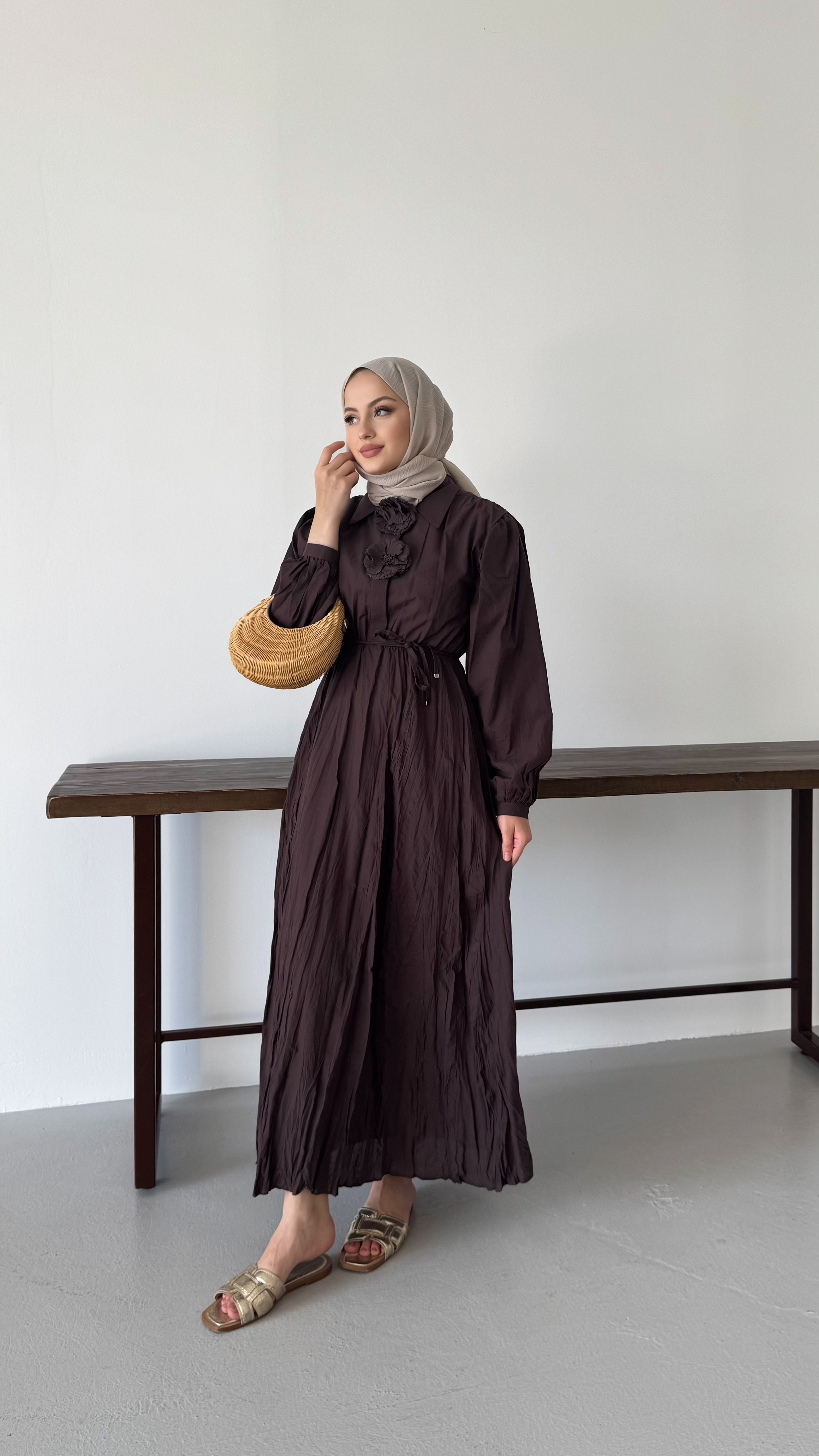 Besna Gül Detaylı Krash Elbise