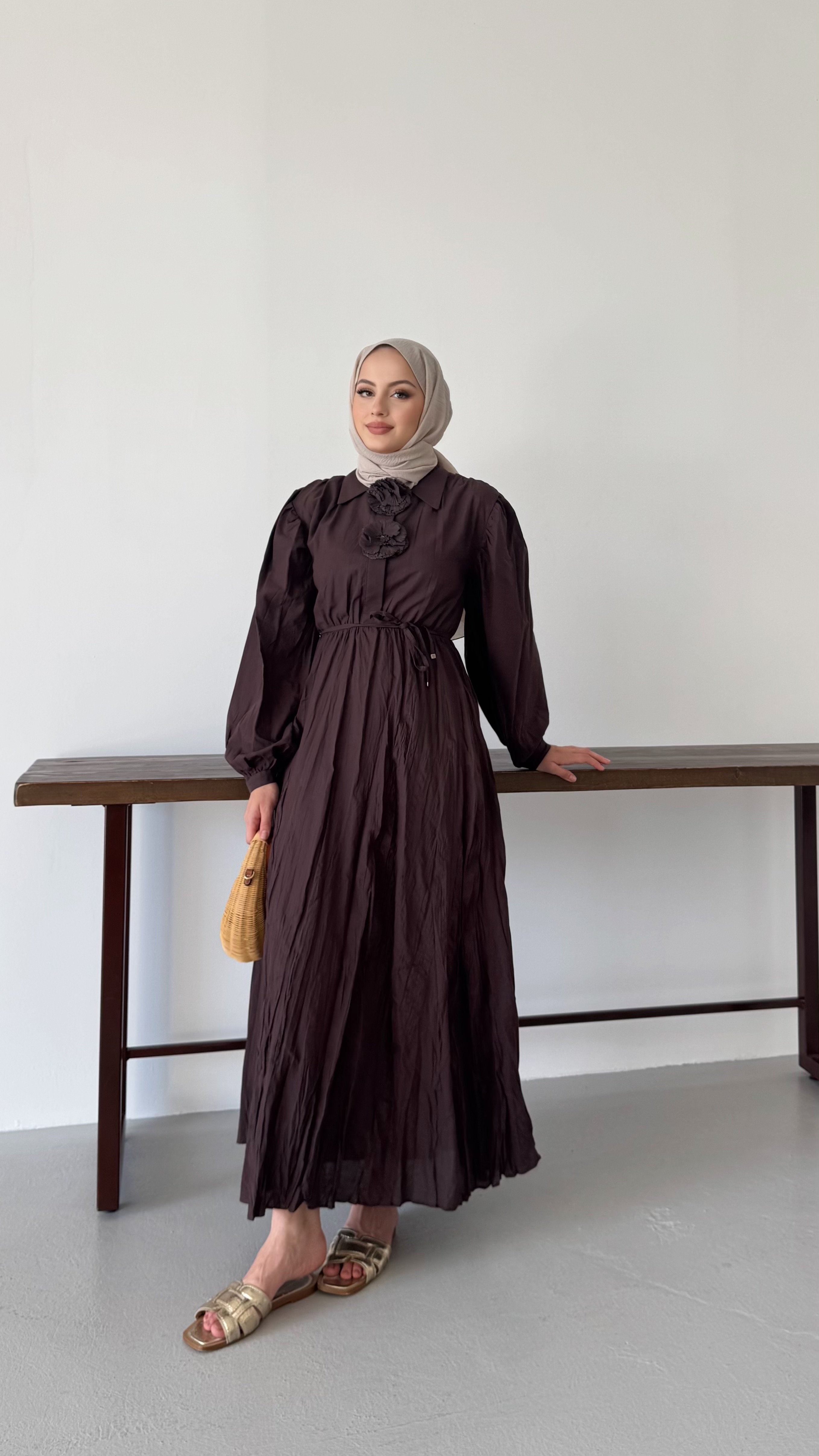 Besna Gül Detaylı Krash Elbise