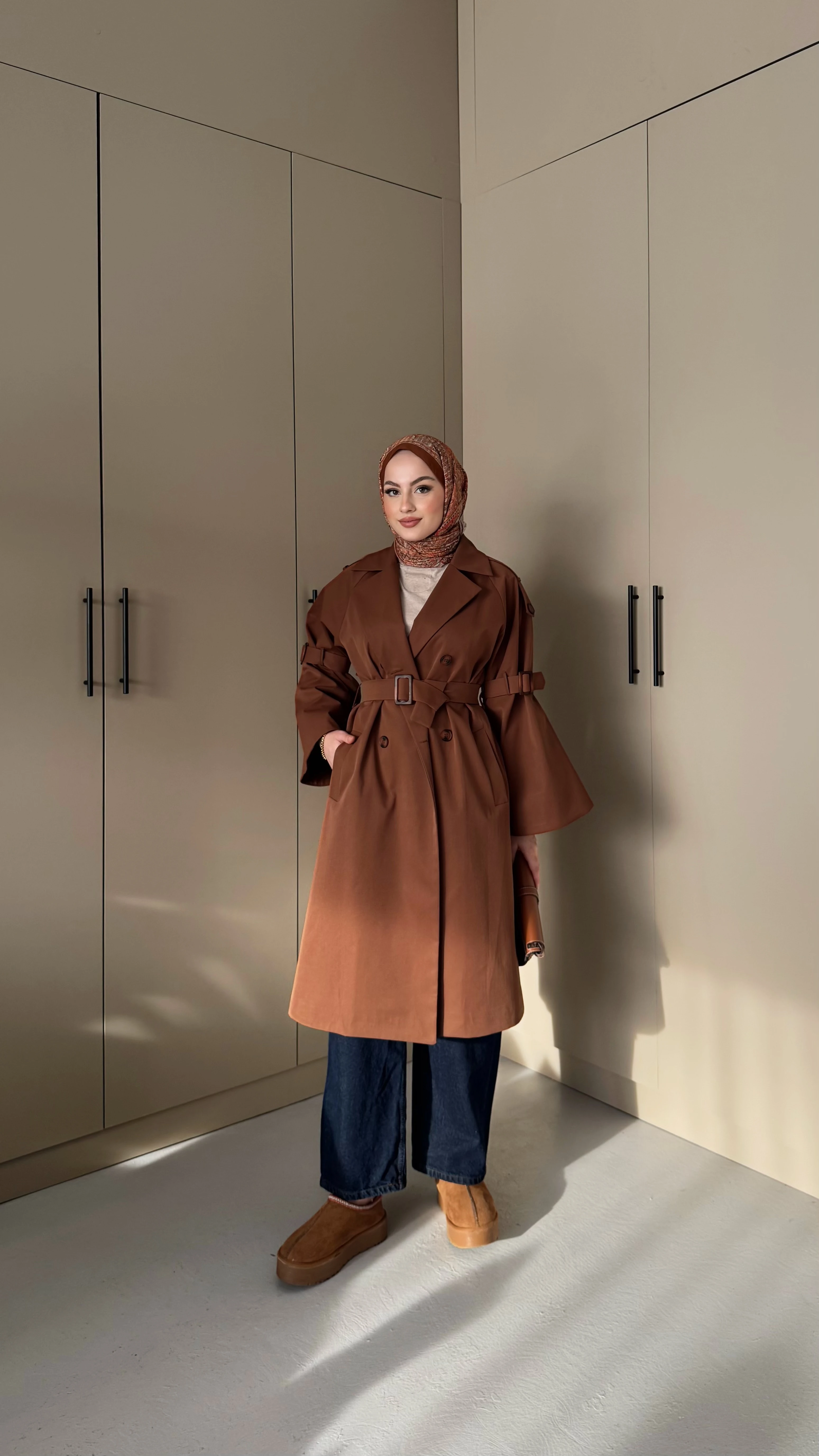 Kol Detaylı Astarlı Trençkot