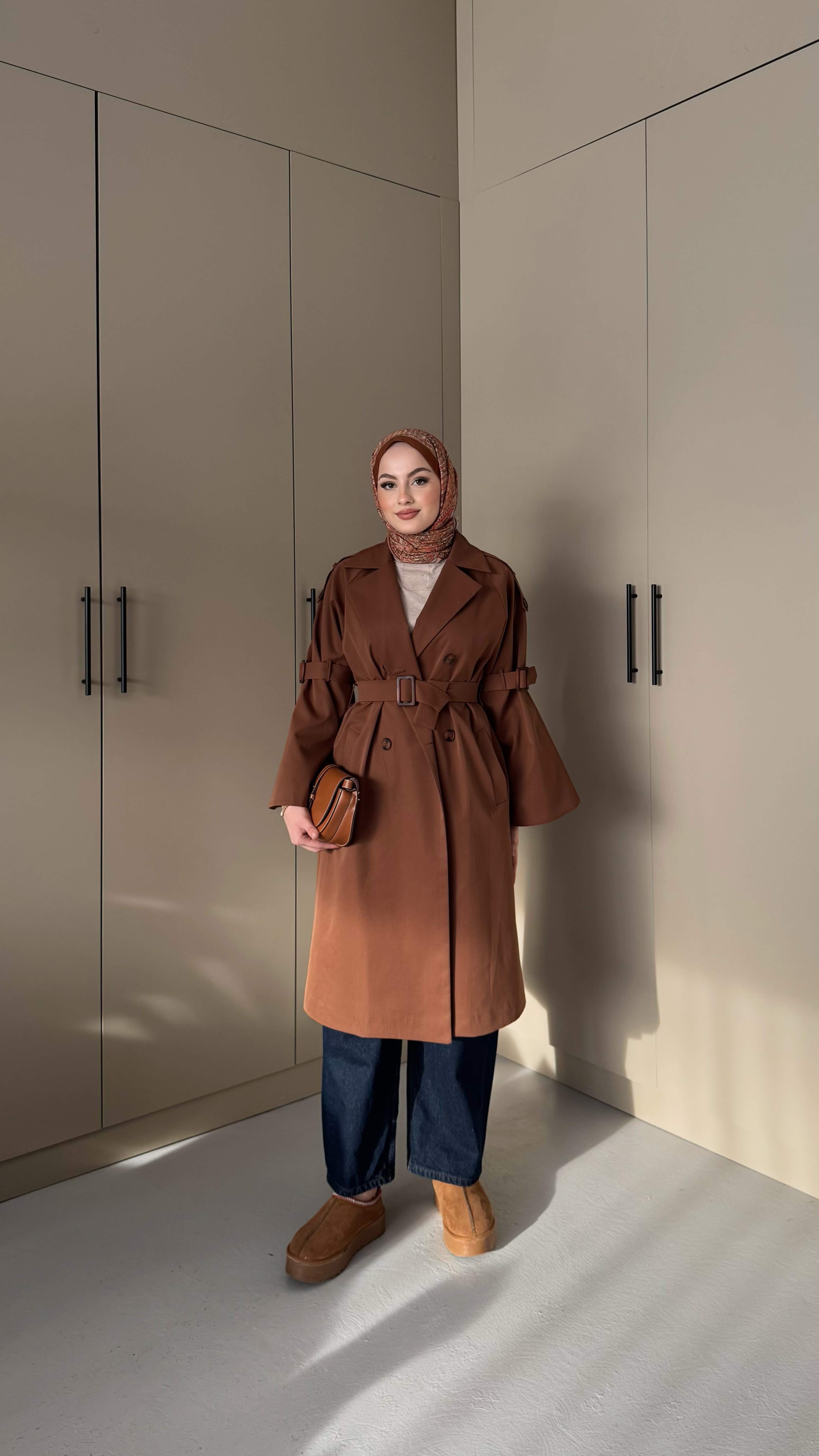 Kol Detaylı Astarlı Trençkot