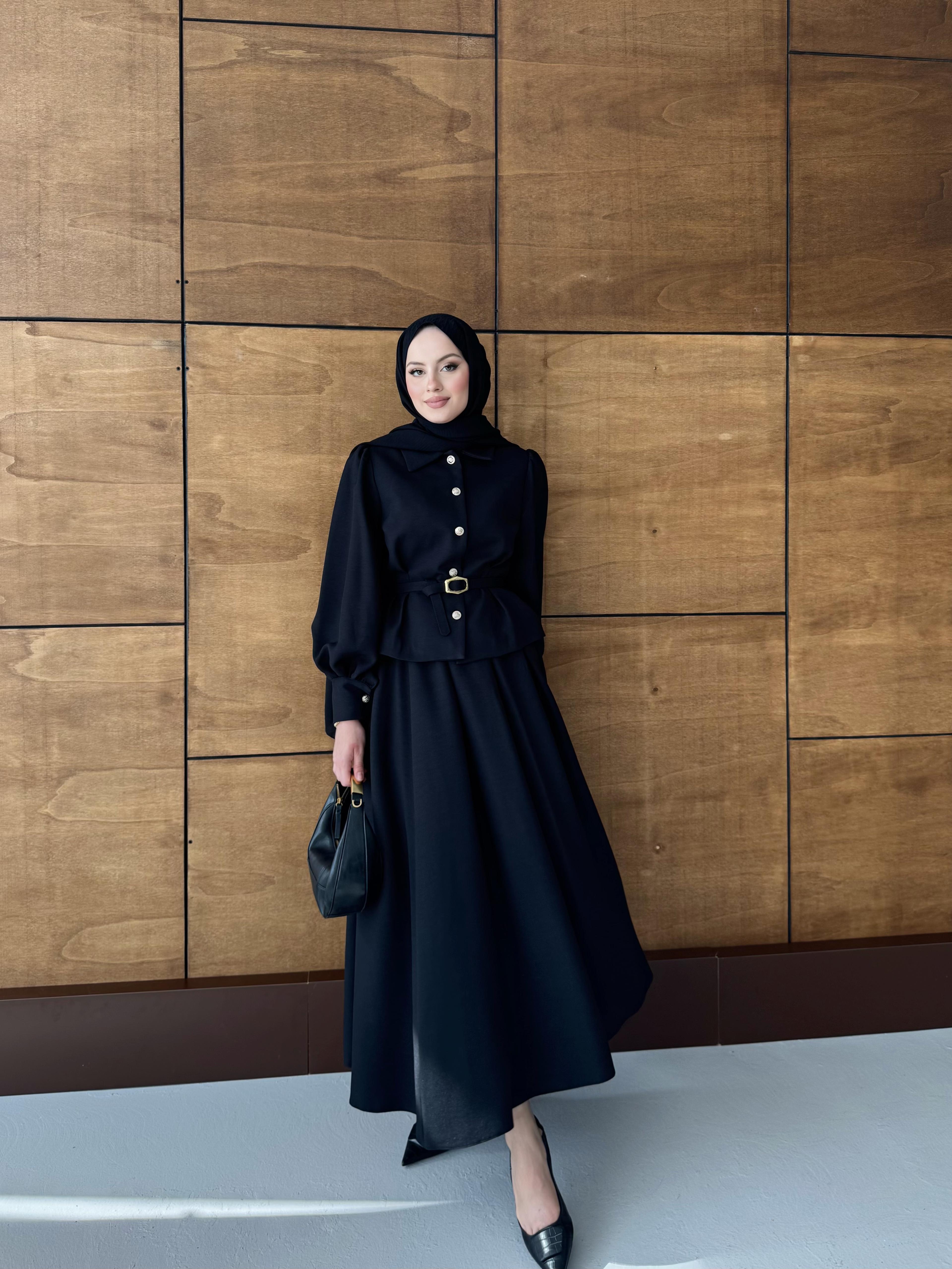Karen Kemerli Takım - Siyah