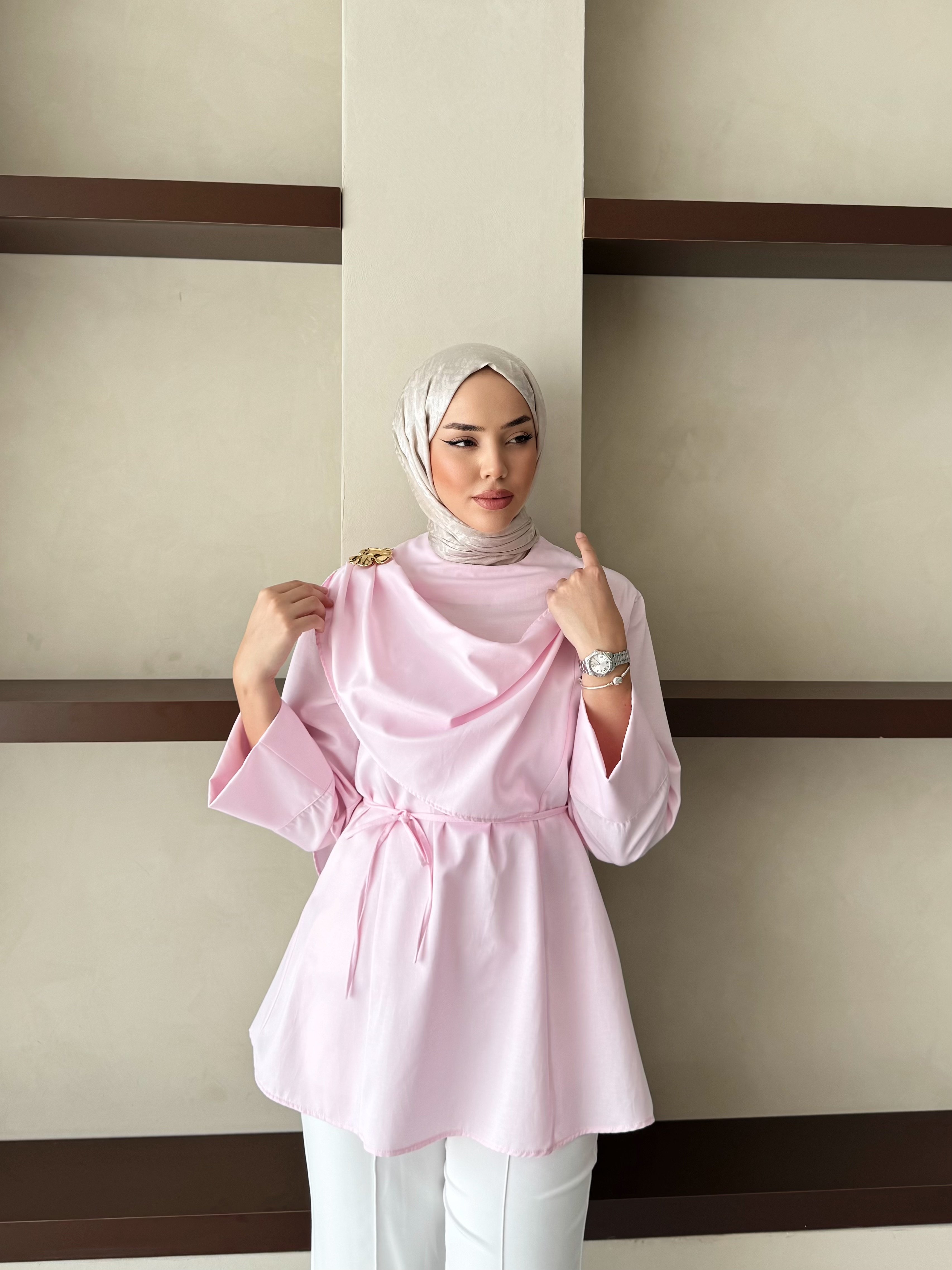 MİLA BROŞ DETAYLI GÖMLEK - Pembe