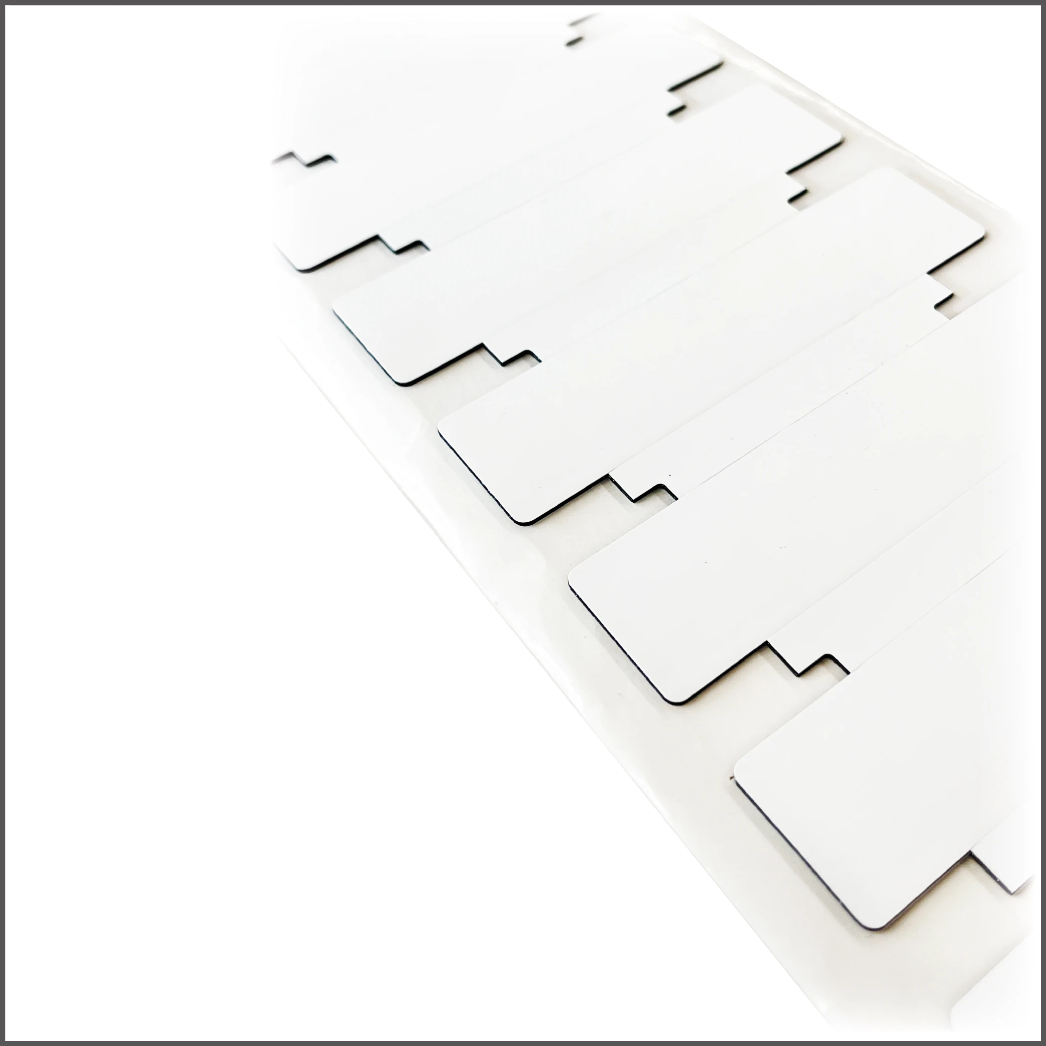 Omni-ID IQ 600 Metal Yüzey RFID Etiketi