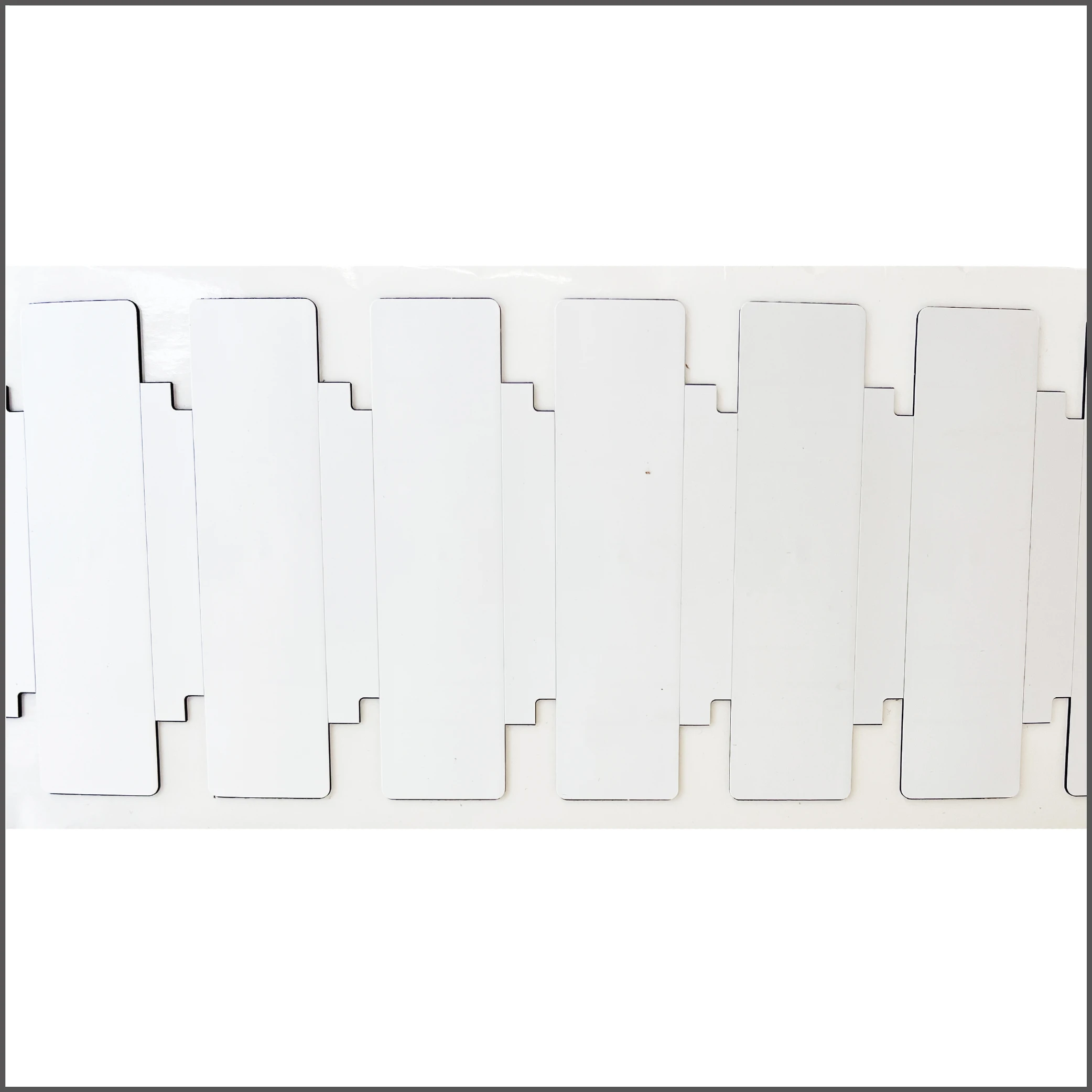 Omni-ID IQ 600 Metal Yüzey RFID Etiketi