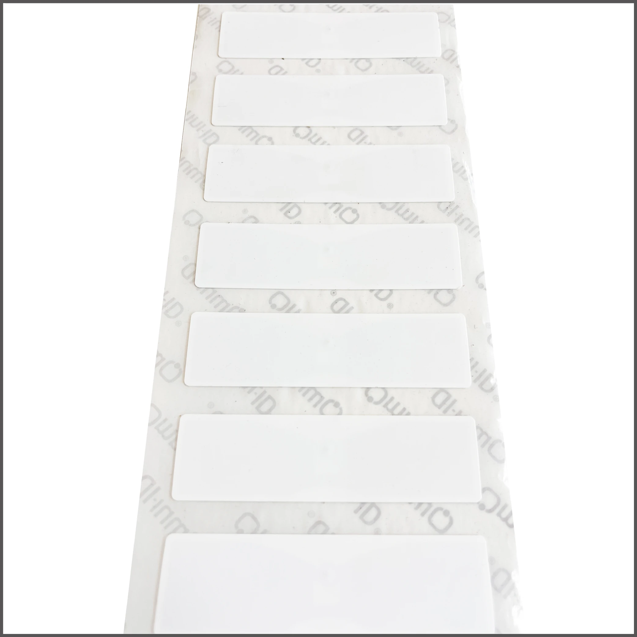 Omni-ID IQ 1200 Cam Yüzey RFID Etiketi