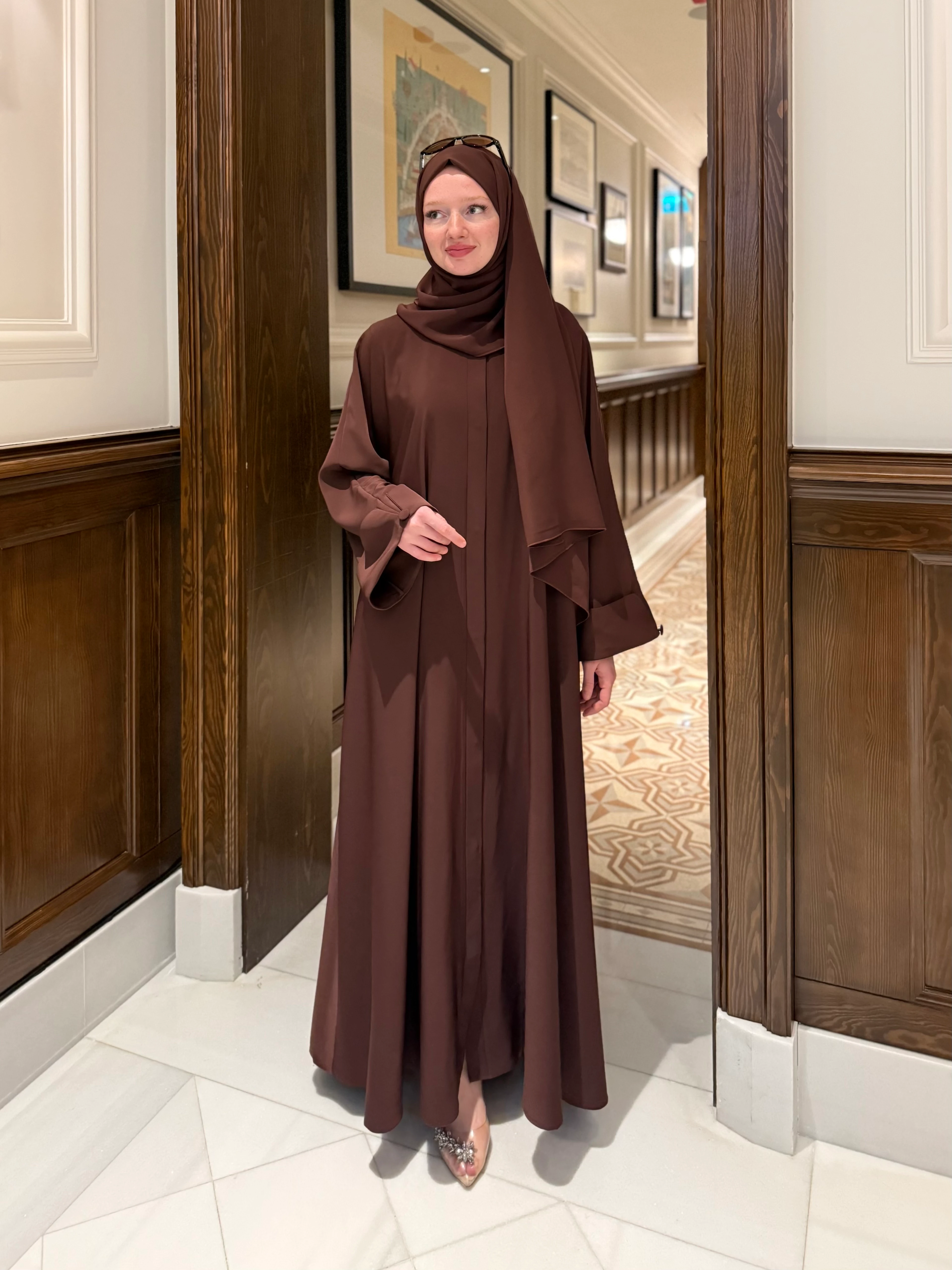 Düğme Detaylı Kolu V Kahve Abaya ✨