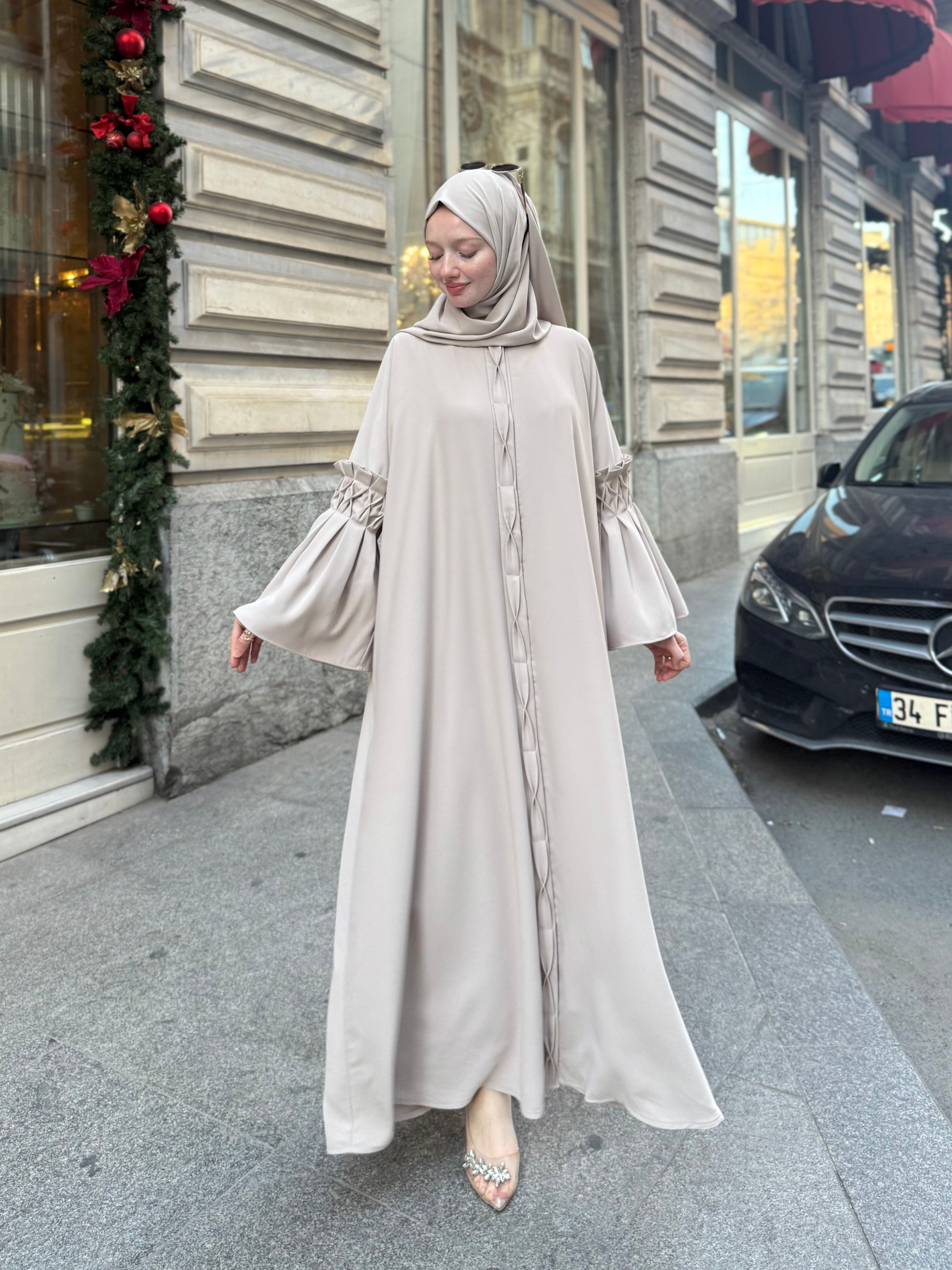 Lal Abaya ✨