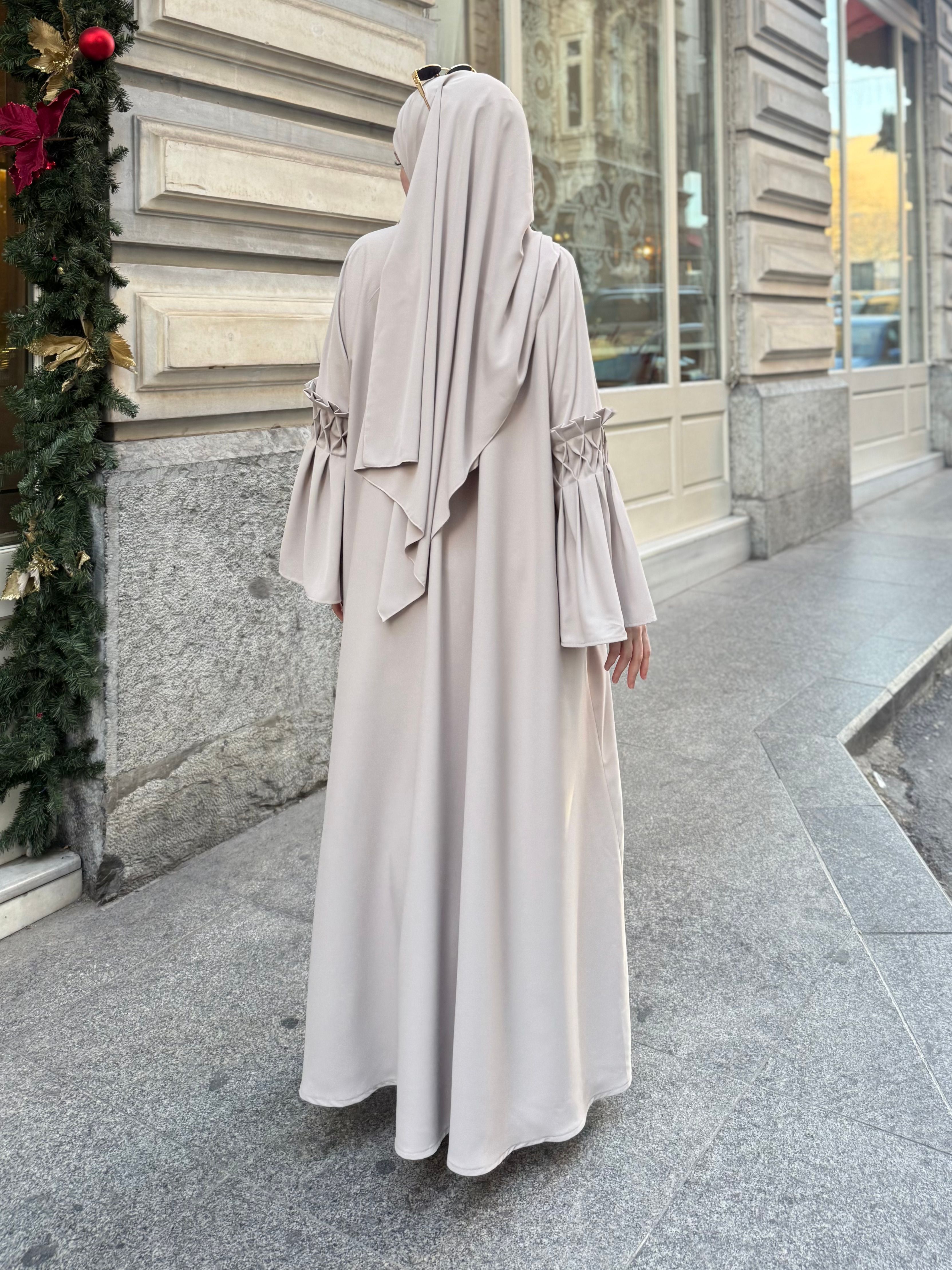Lal Abaya ✨