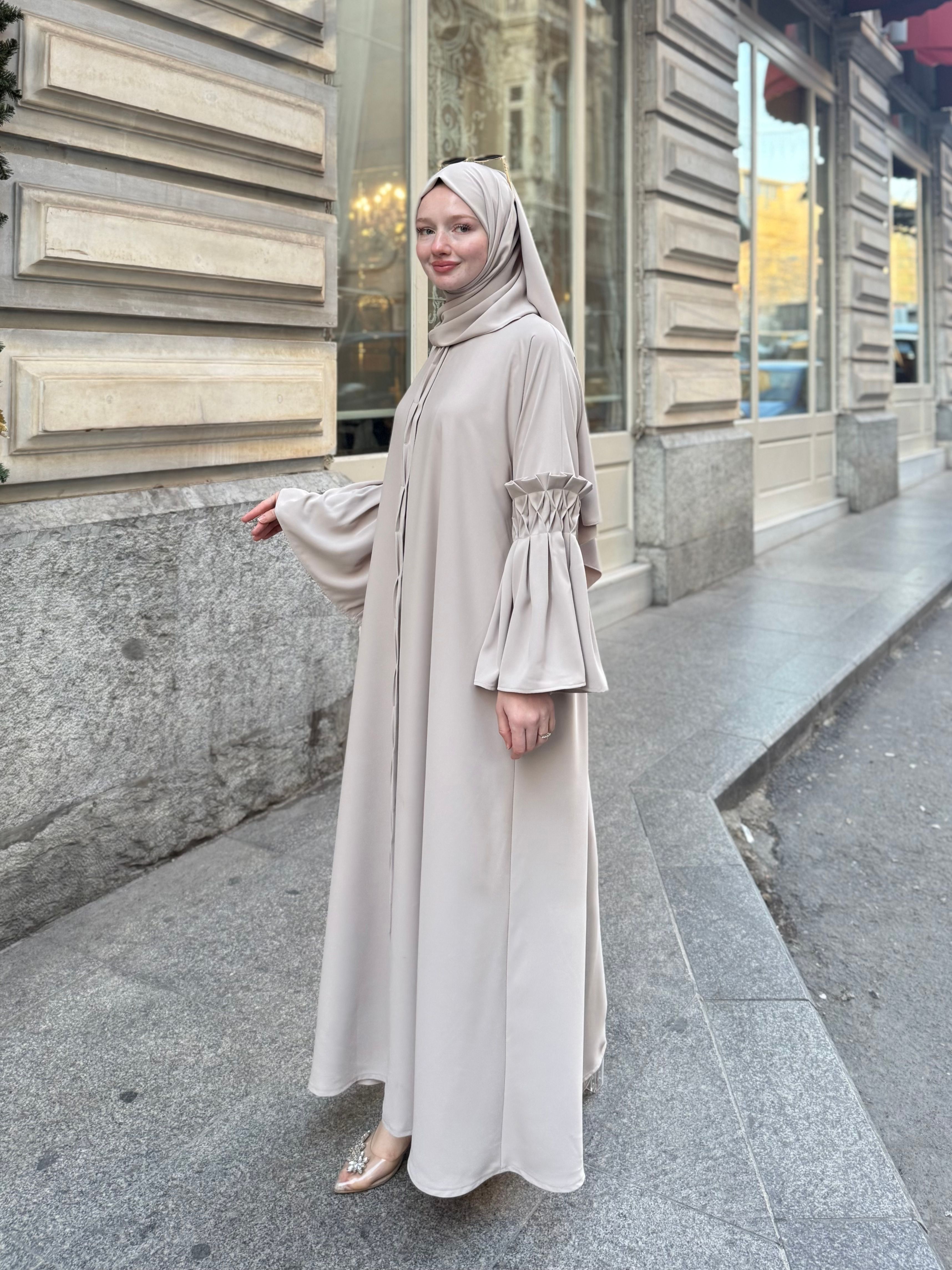 Lal Abaya ✨