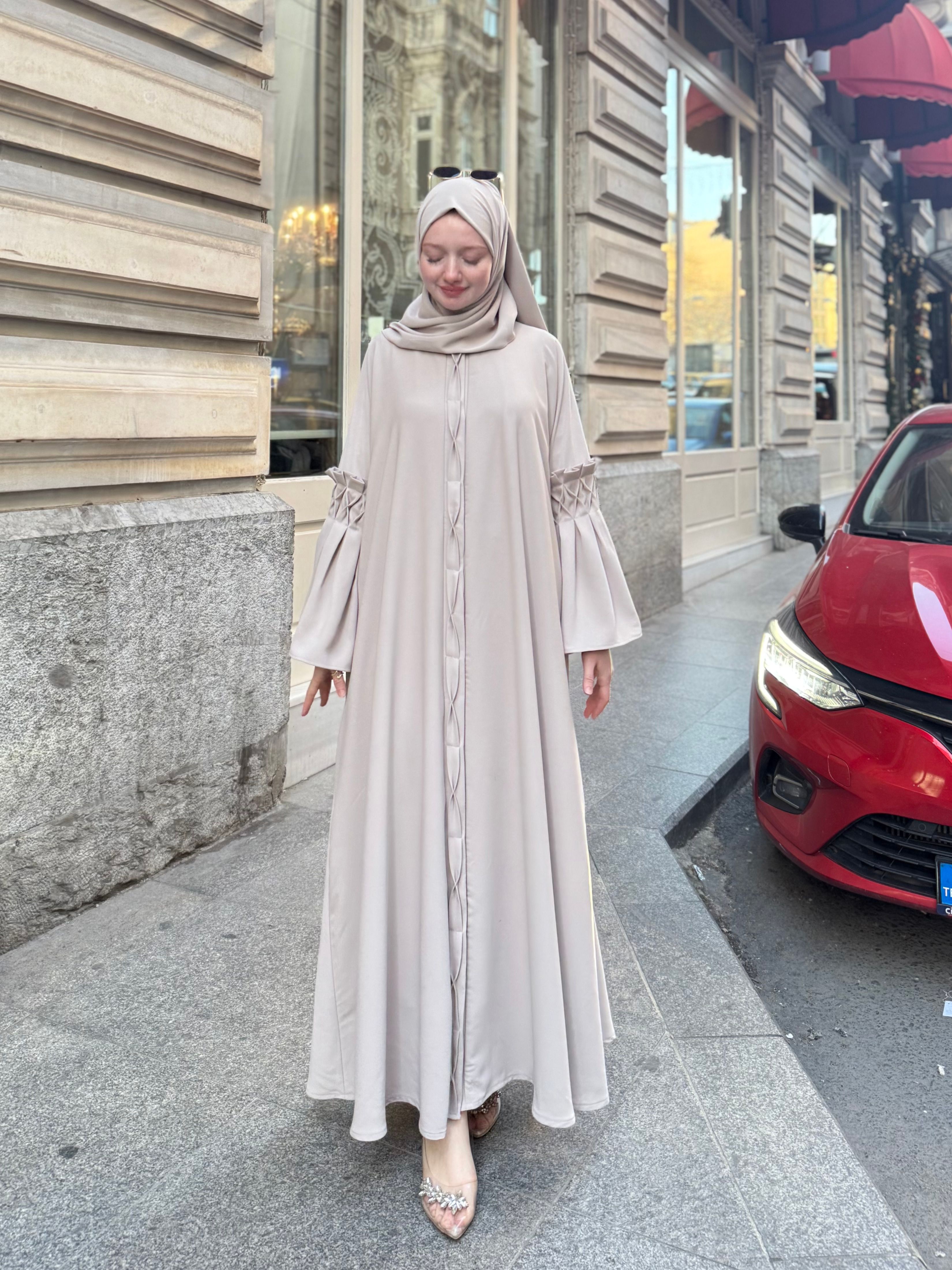 Lal Abaya ✨
