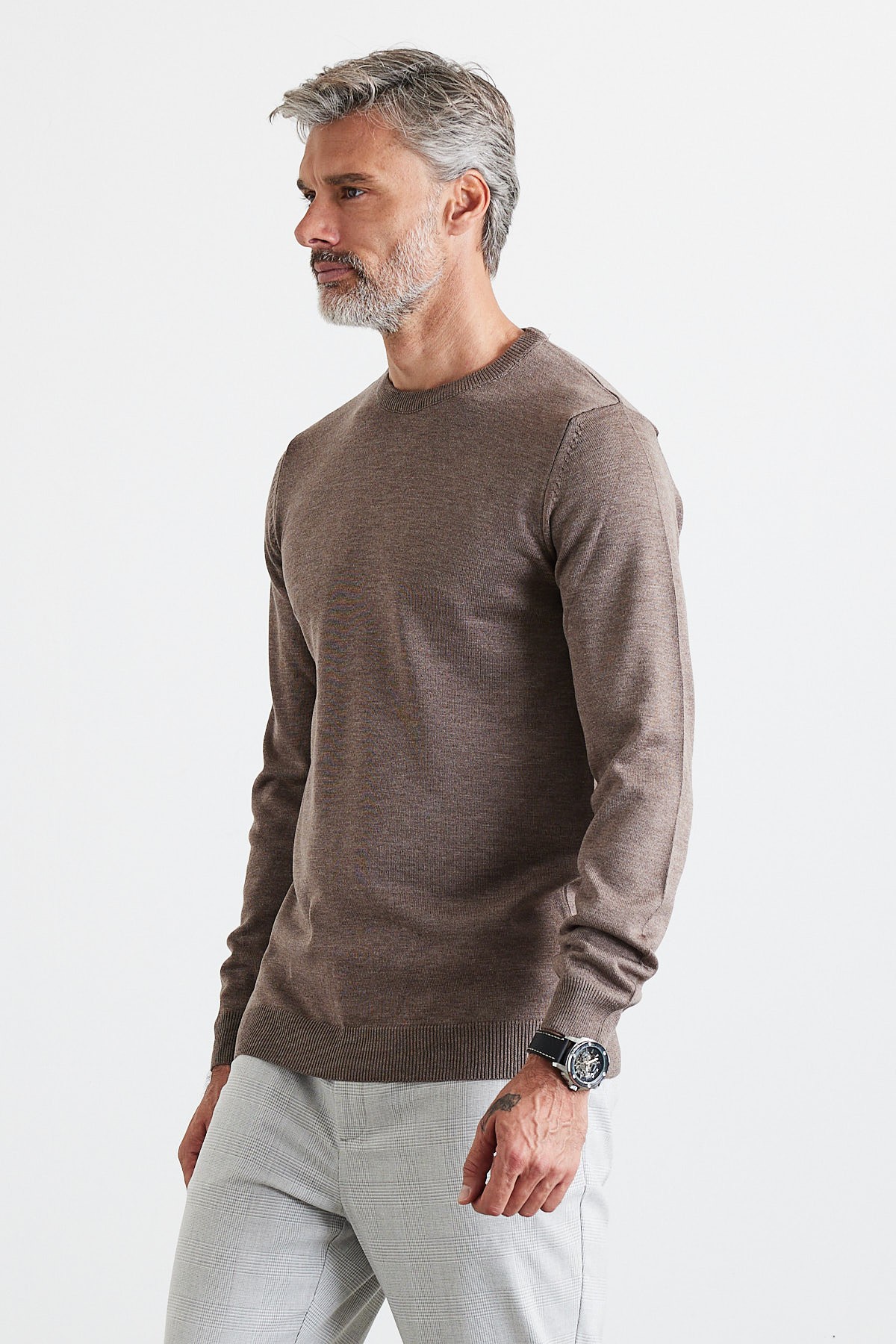 Men's Slim Fit Narrow Cut Turtleneck Sweater - Brown