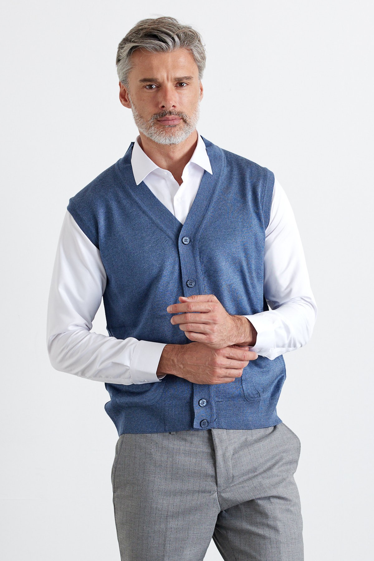 Men's Standard Fit Regular Cut Pocketed Knit Vest Sweater