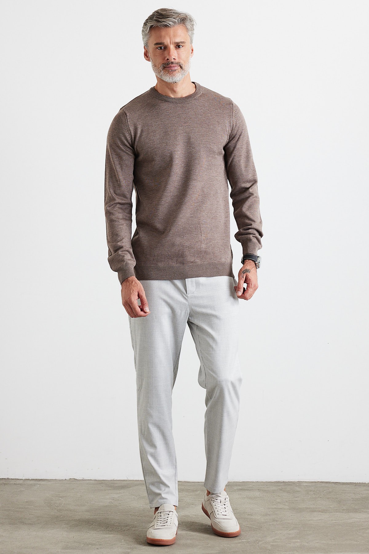 Men's Slim Fit Narrow Cut Turtleneck Sweater - Brown