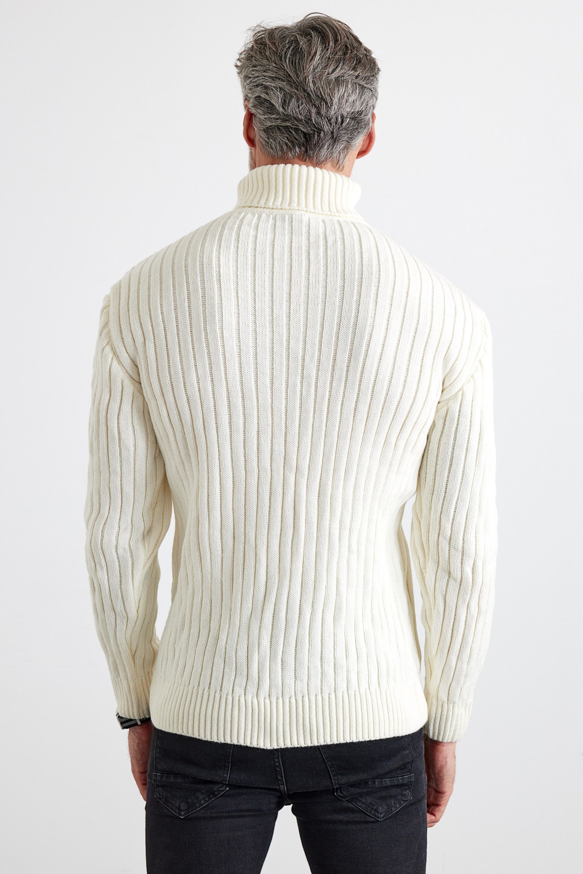 Men's Cable Knit Argyle Pattern Full Turtleneck Ribbed Thick Sweater - White