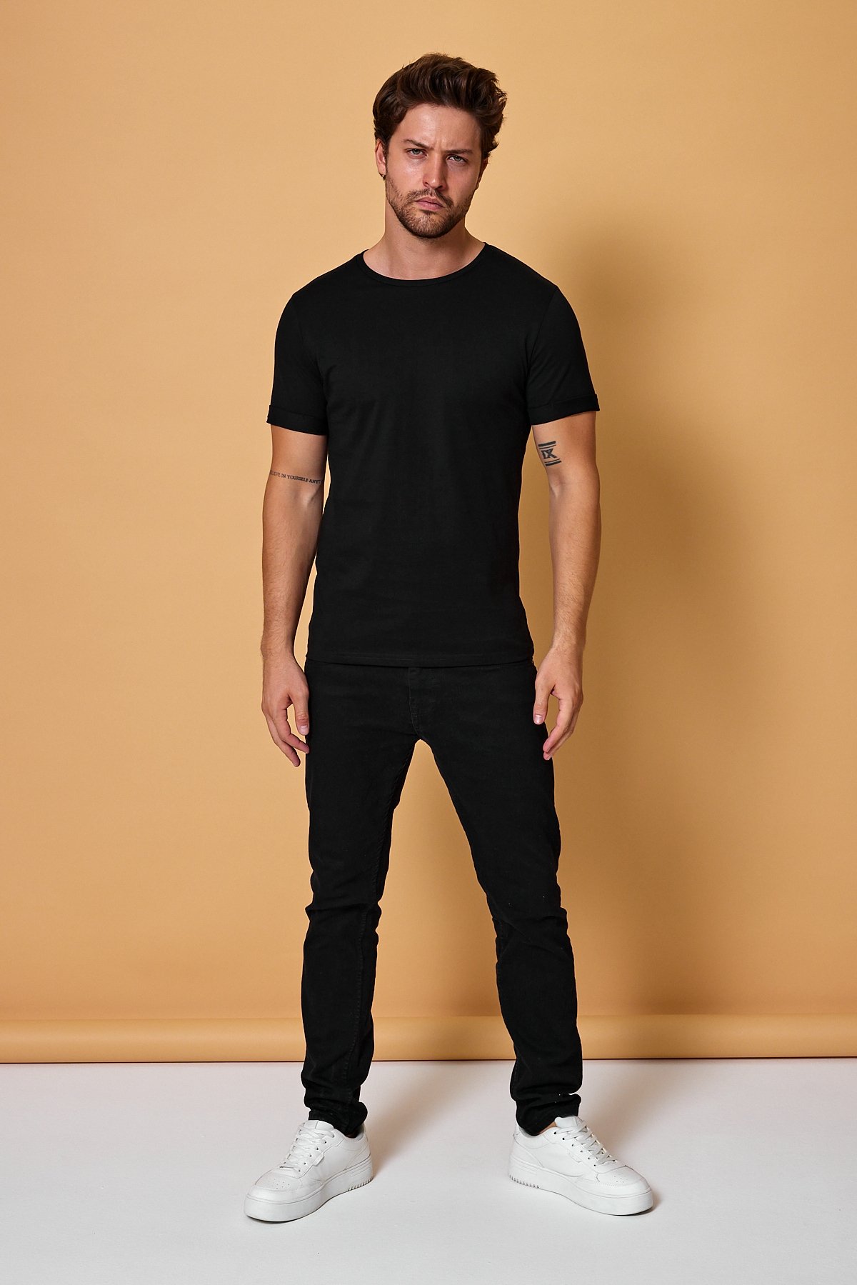 Erkek Slim Fit Yüksek Kalite %100 Pamuk Basic Tişört 24/1 - Siyah