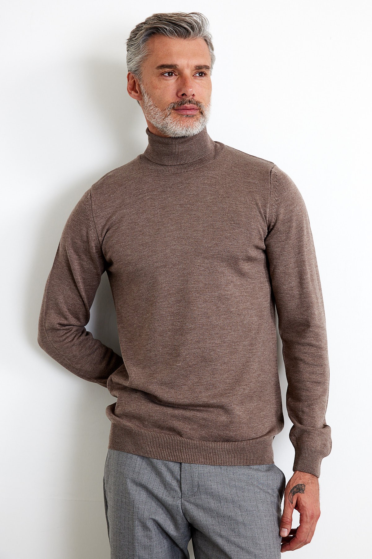 Men's Slim Fit Tight Cut Fisherman Neck Sweater - Brown