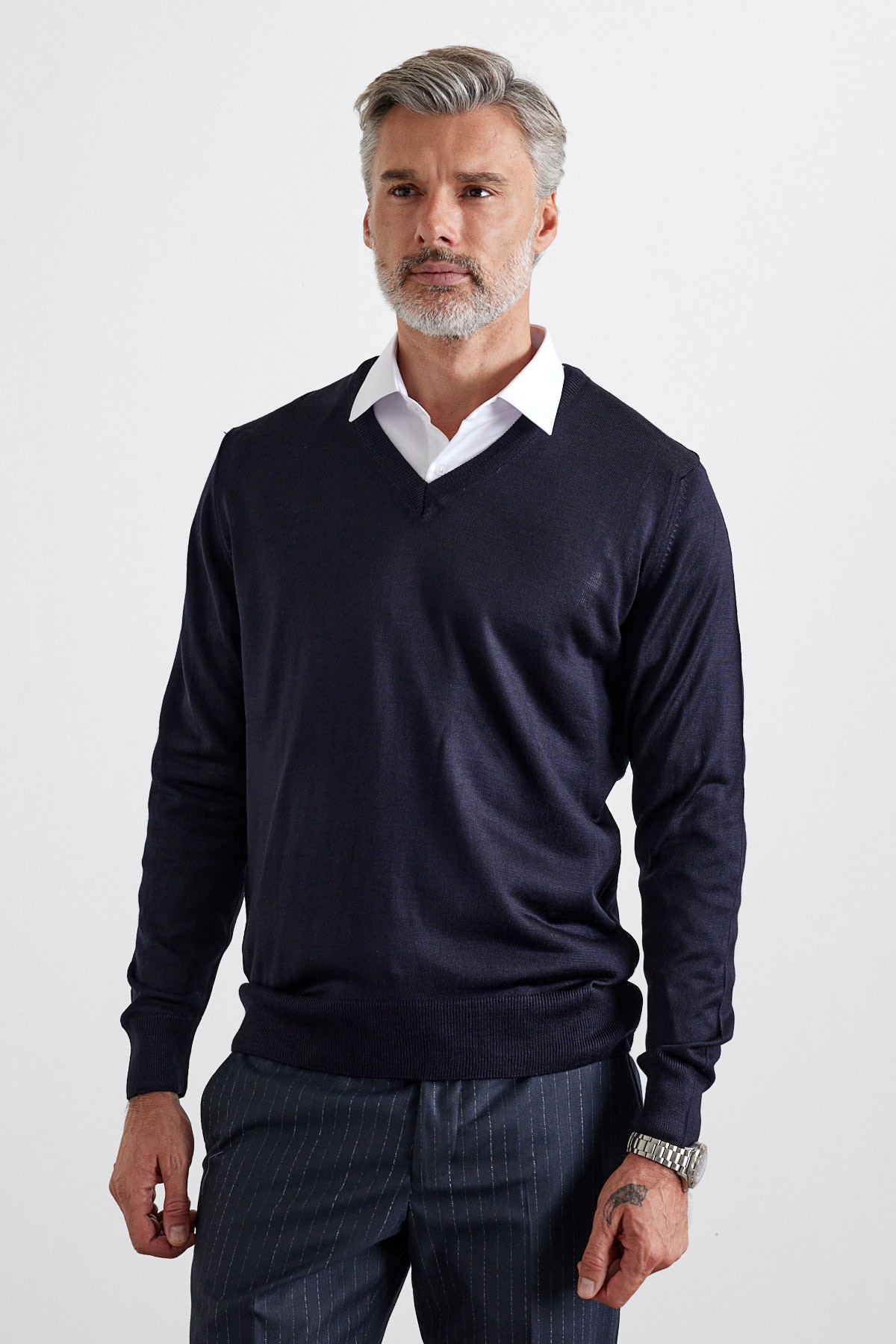  Men's Standard Fit Regular Cut V-Neck Sweater