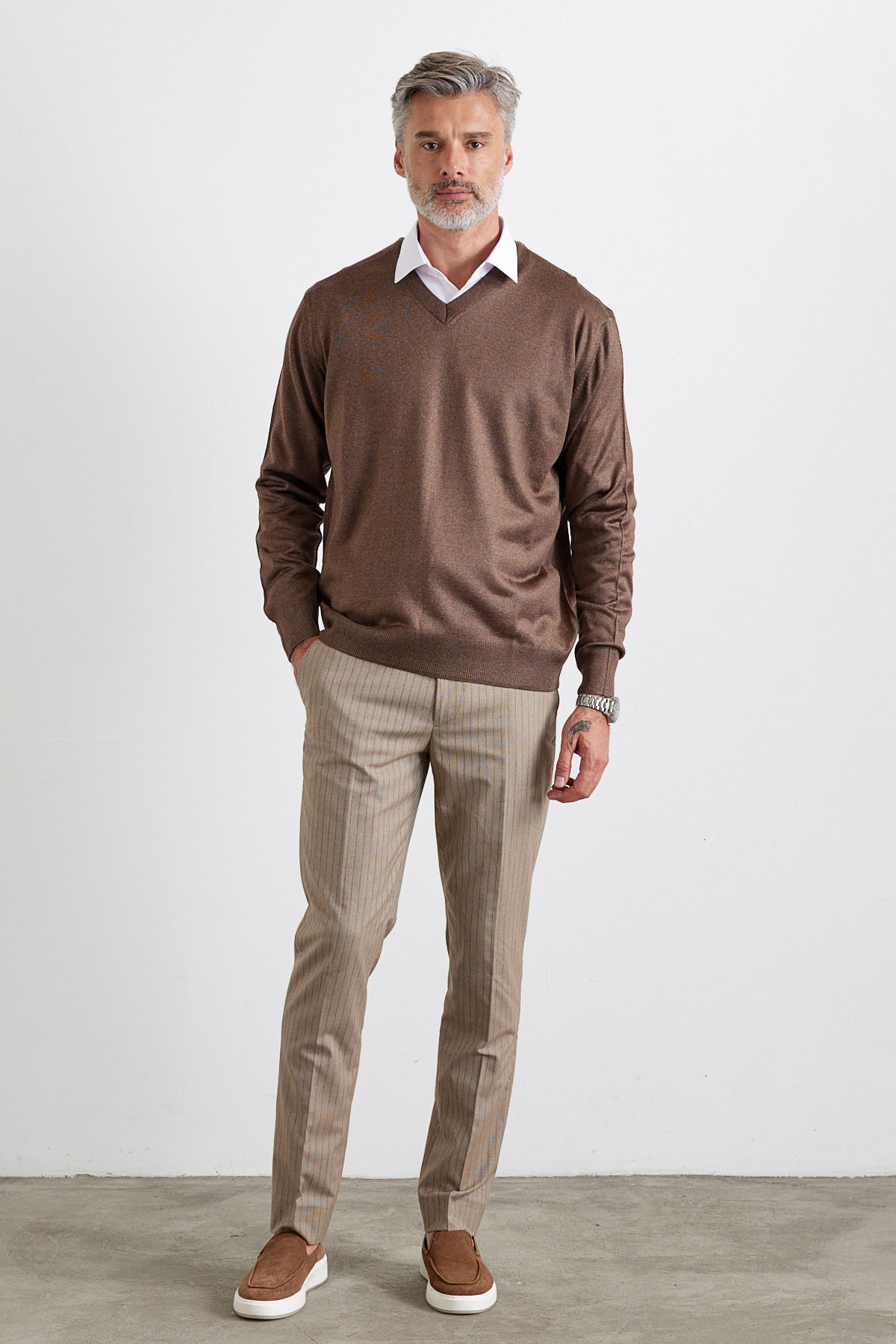  Men's Standard Fit Regular Cut V-Neck Sweater - Brown