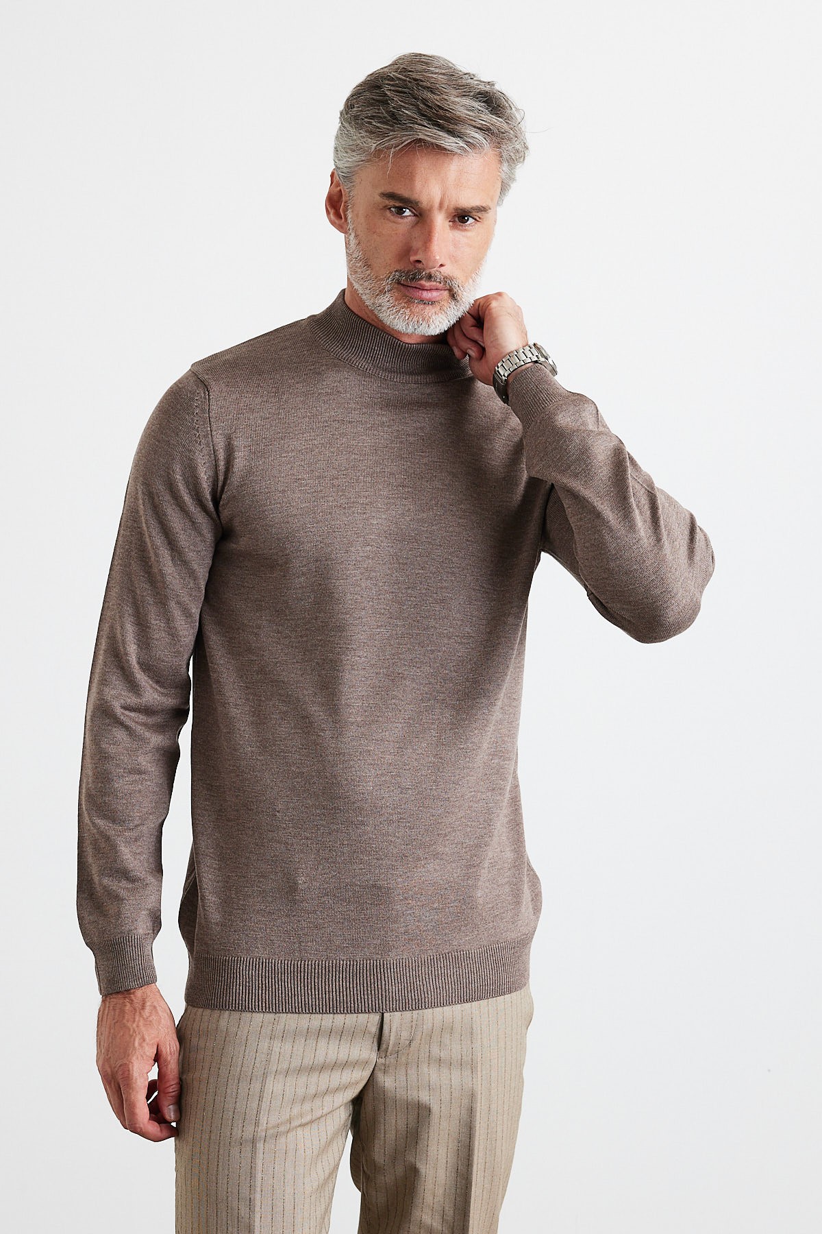 Men's Slim Fit Narrow Cut Half Fisherman's Collar Turtleneck Sweater - Brown