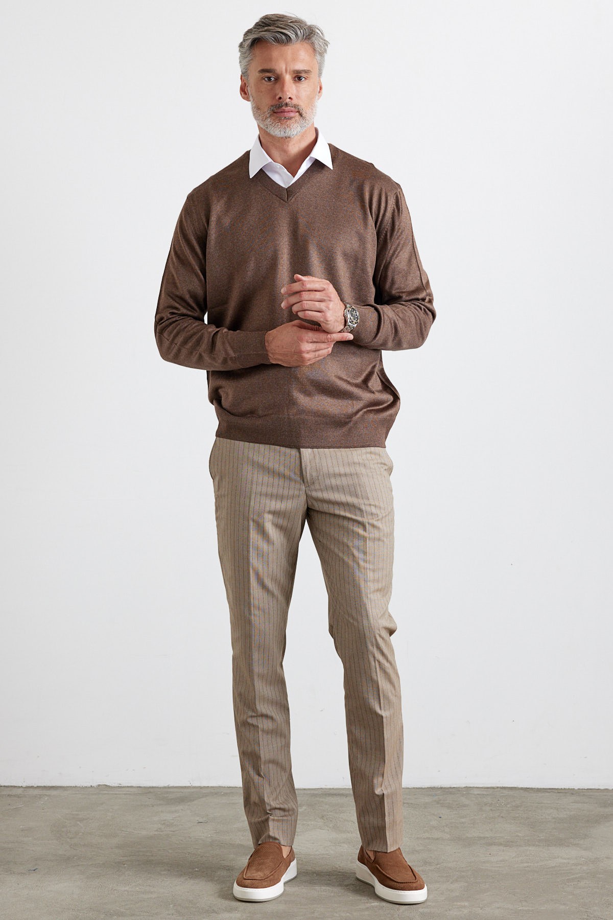  Men's Standard Fit Regular Cut V-Neck Sweater - Brown