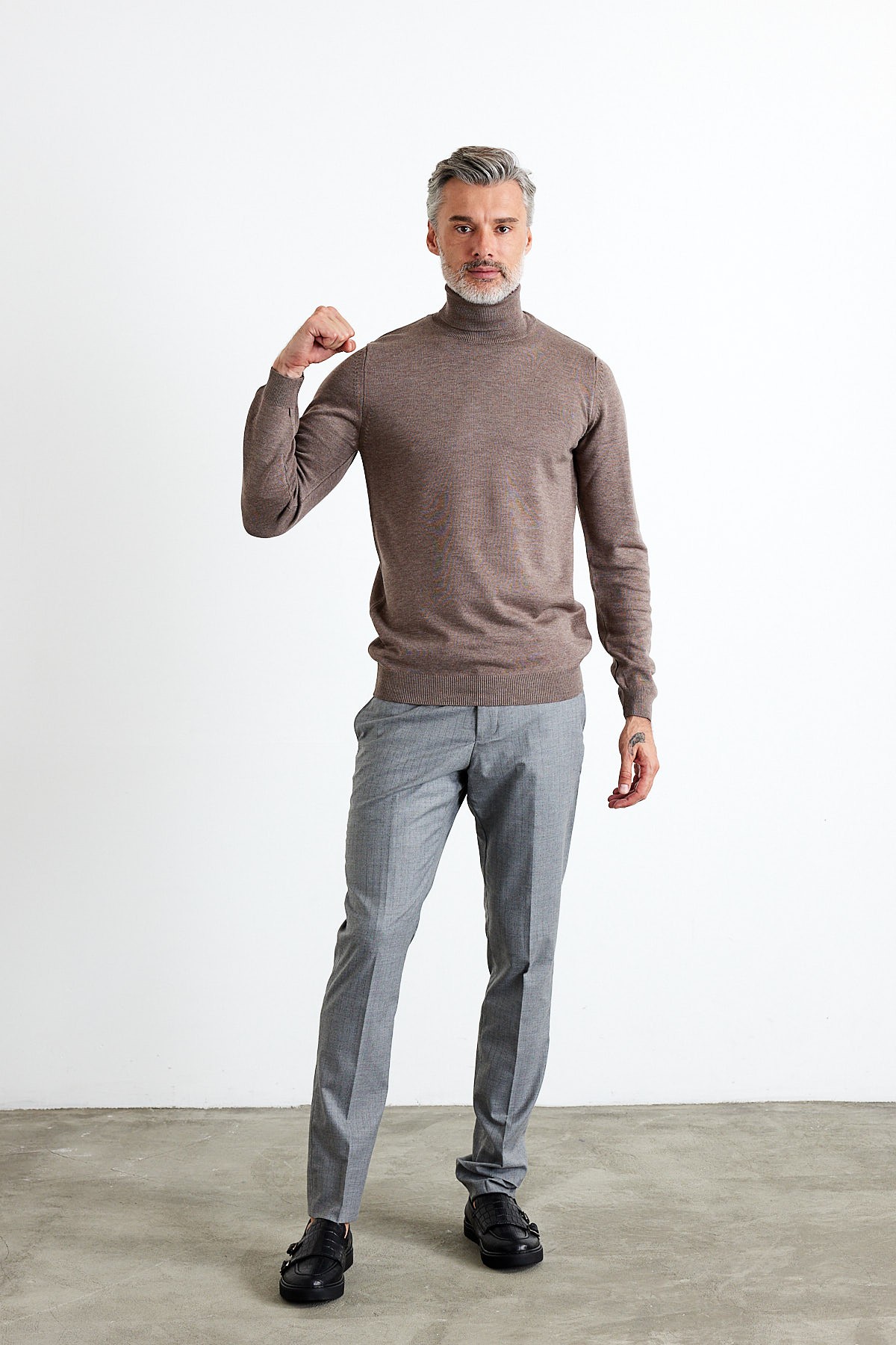 Men's Slim Fit Tight Cut Fisherman Neck Sweater - Brown