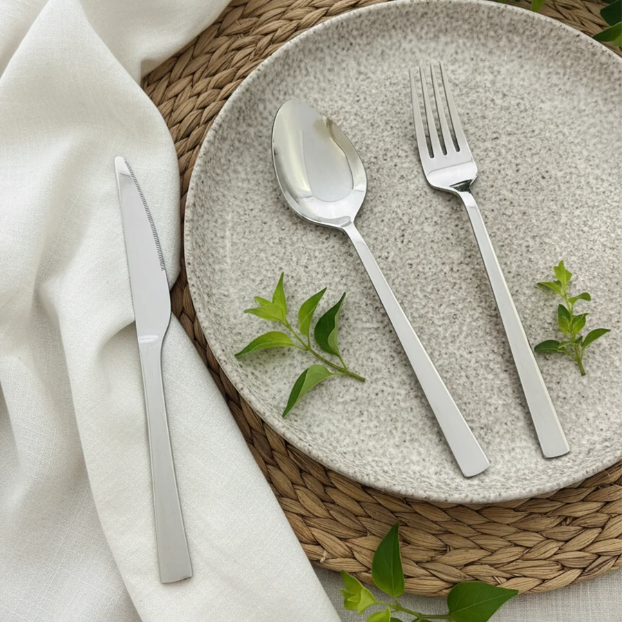 Tuana Kutulu 60 Parça Sade Çelik 12 Kişilik Çatal & Kaşık Takımı