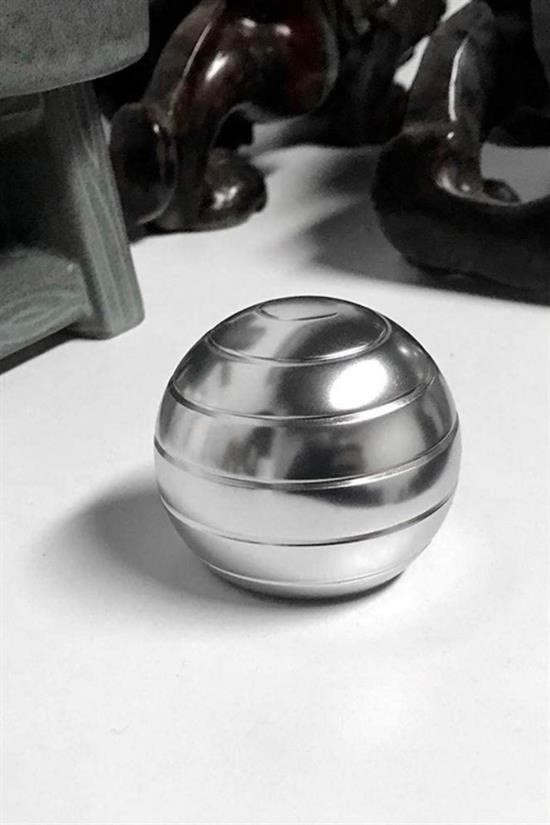 BUFFER® En Büyük Boy Gri Kinetik Stres Topu Stres Çarkı Metal Sessiz Yeni  Masa El Oyuncağı